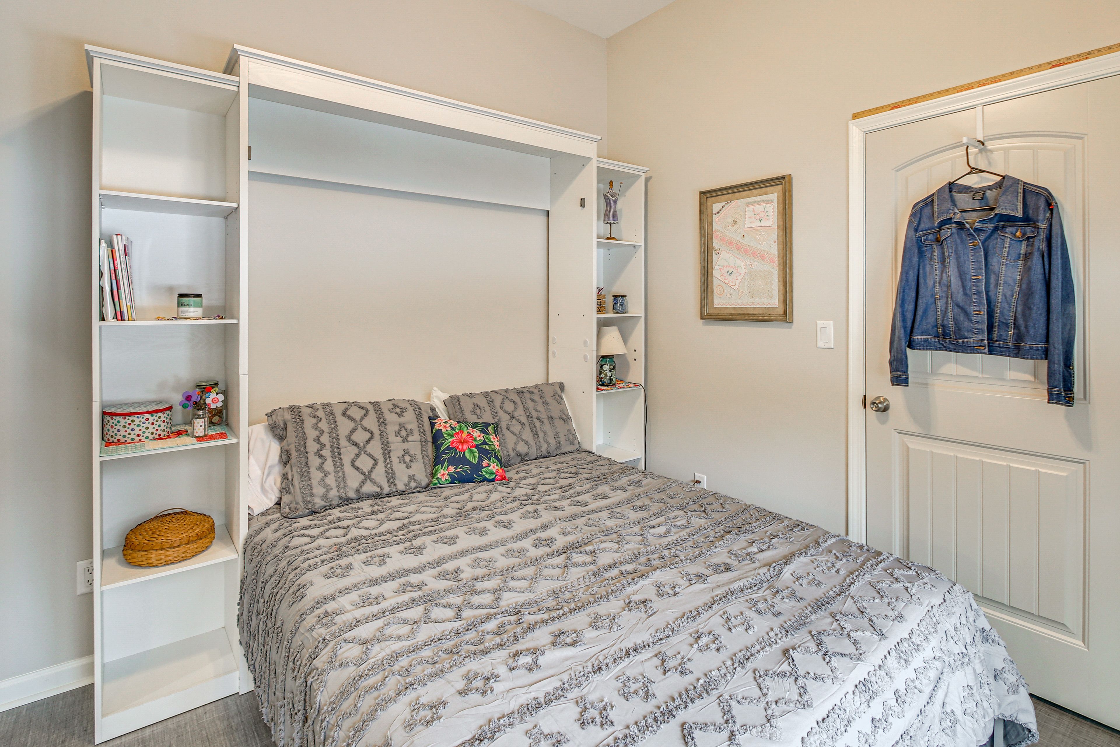 Bedroom 3 | Queen Bed