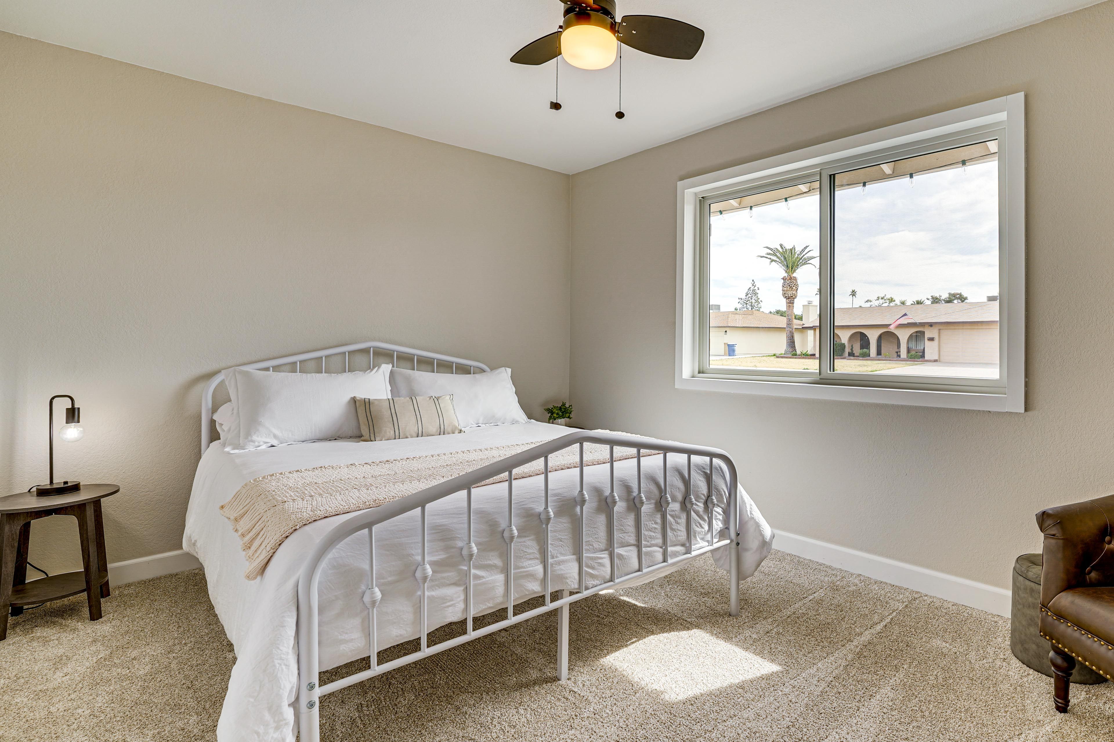 Bedroom 2 | Queen Bed