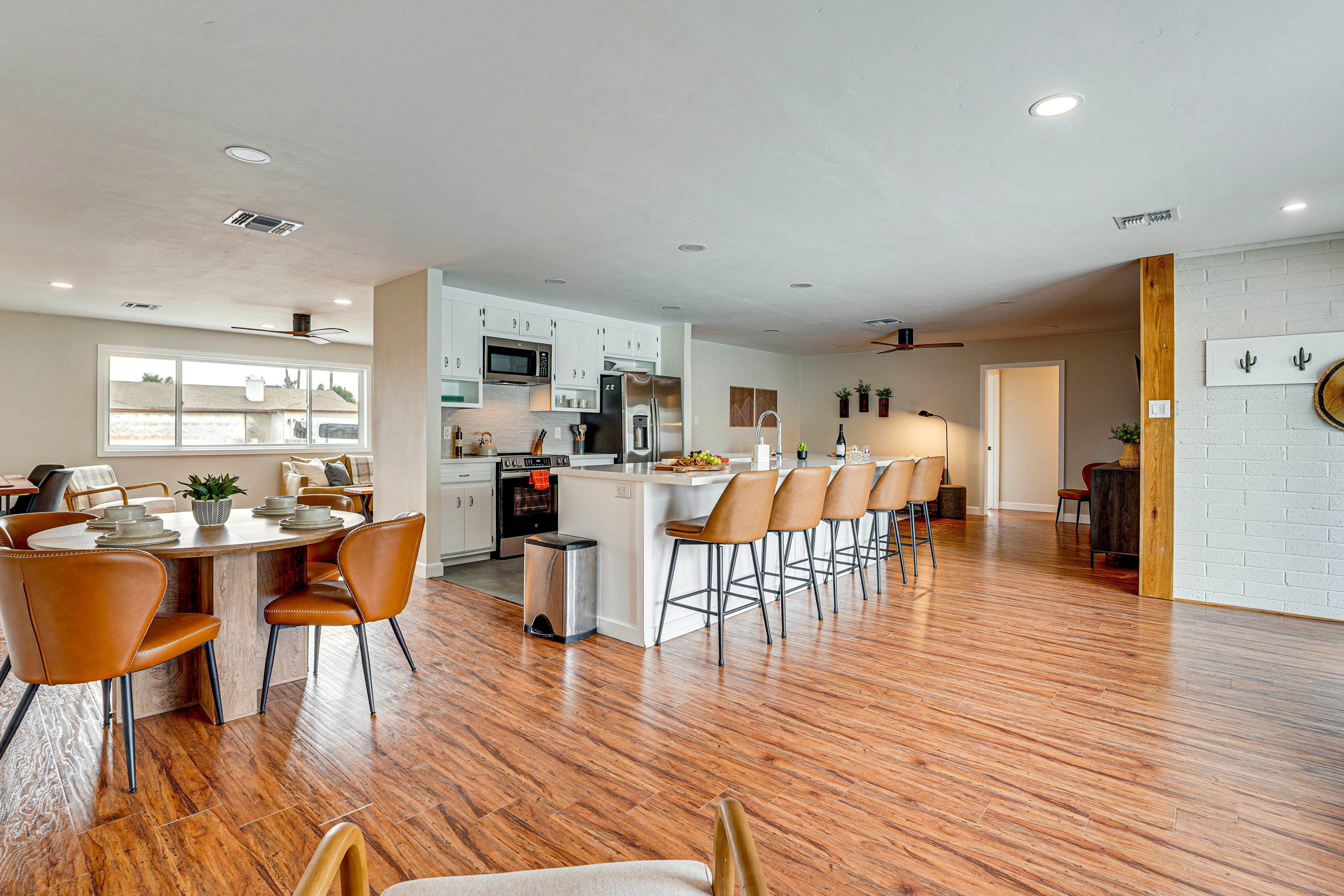 Kitchen & Dining Area