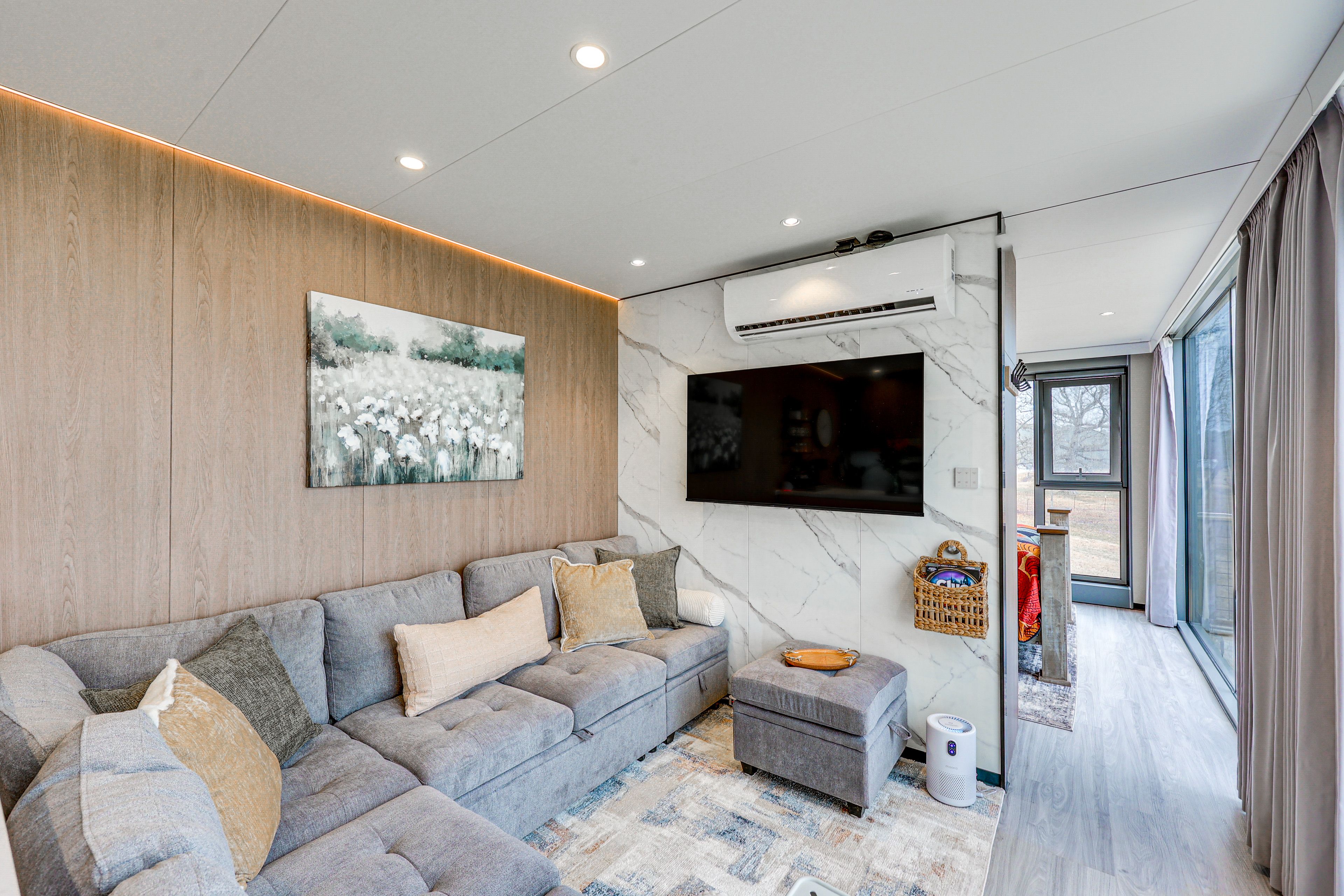 Living Room | Queen Sleeper Sofa