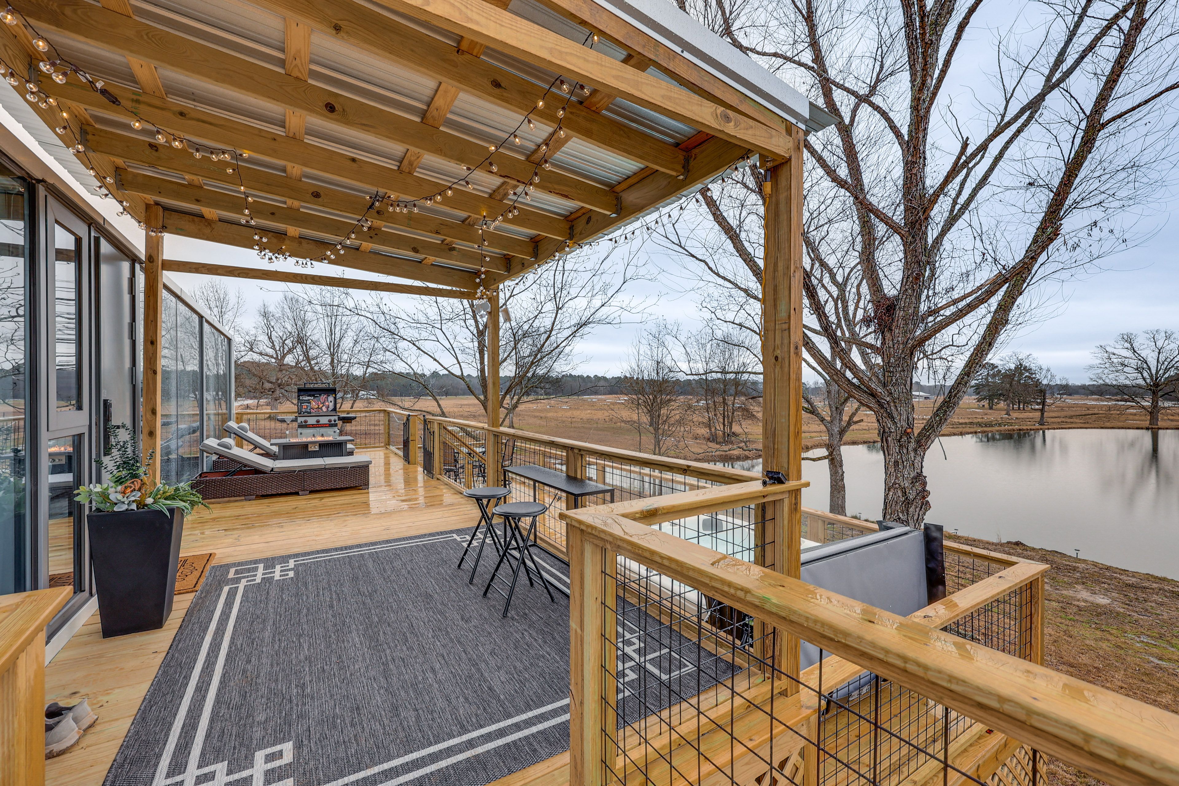 Okolona Vacation Rental | 1BR | 1BA | 409 Sq Ft