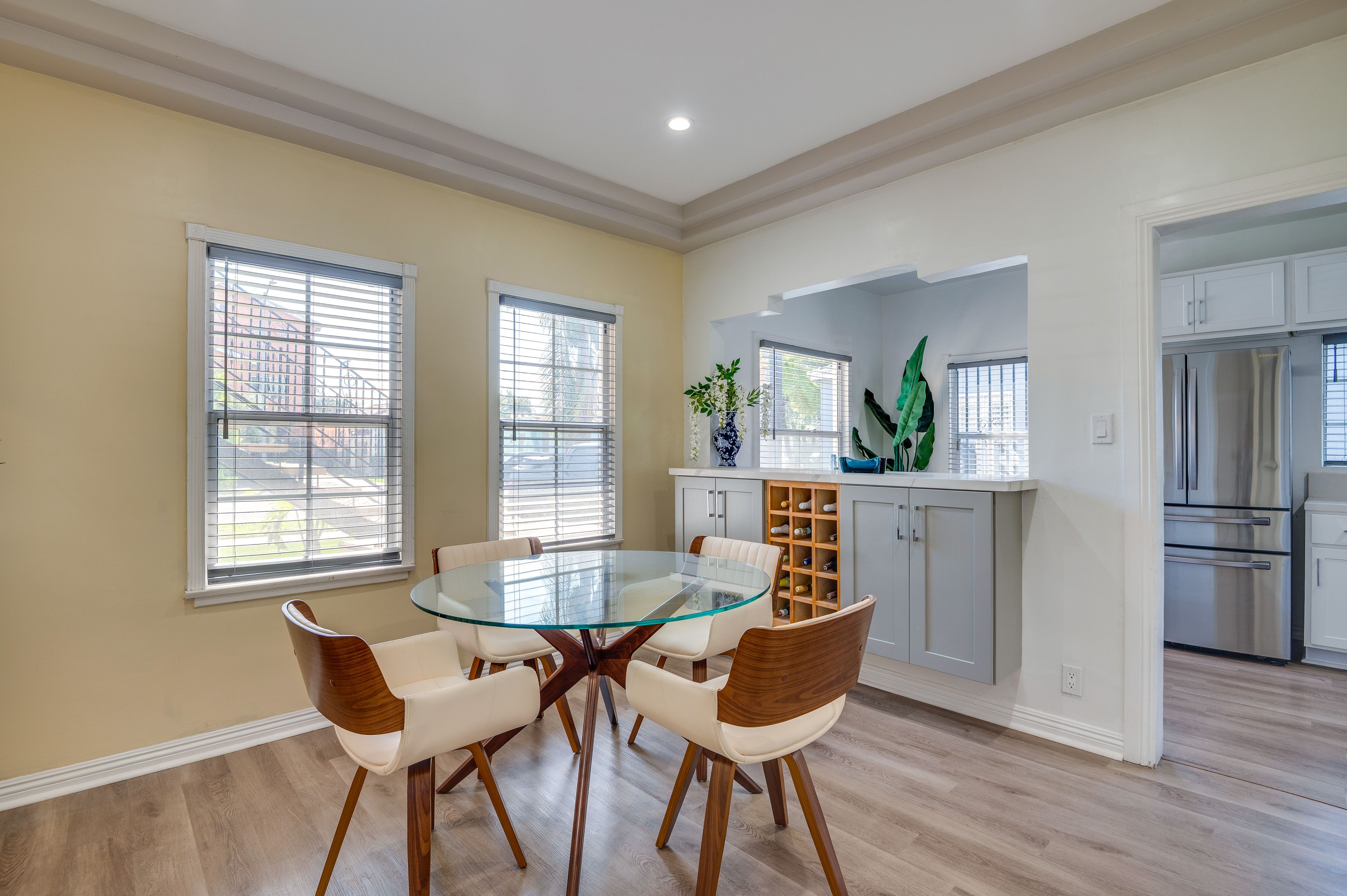 Dining Room | Dishware/Flatware Provided