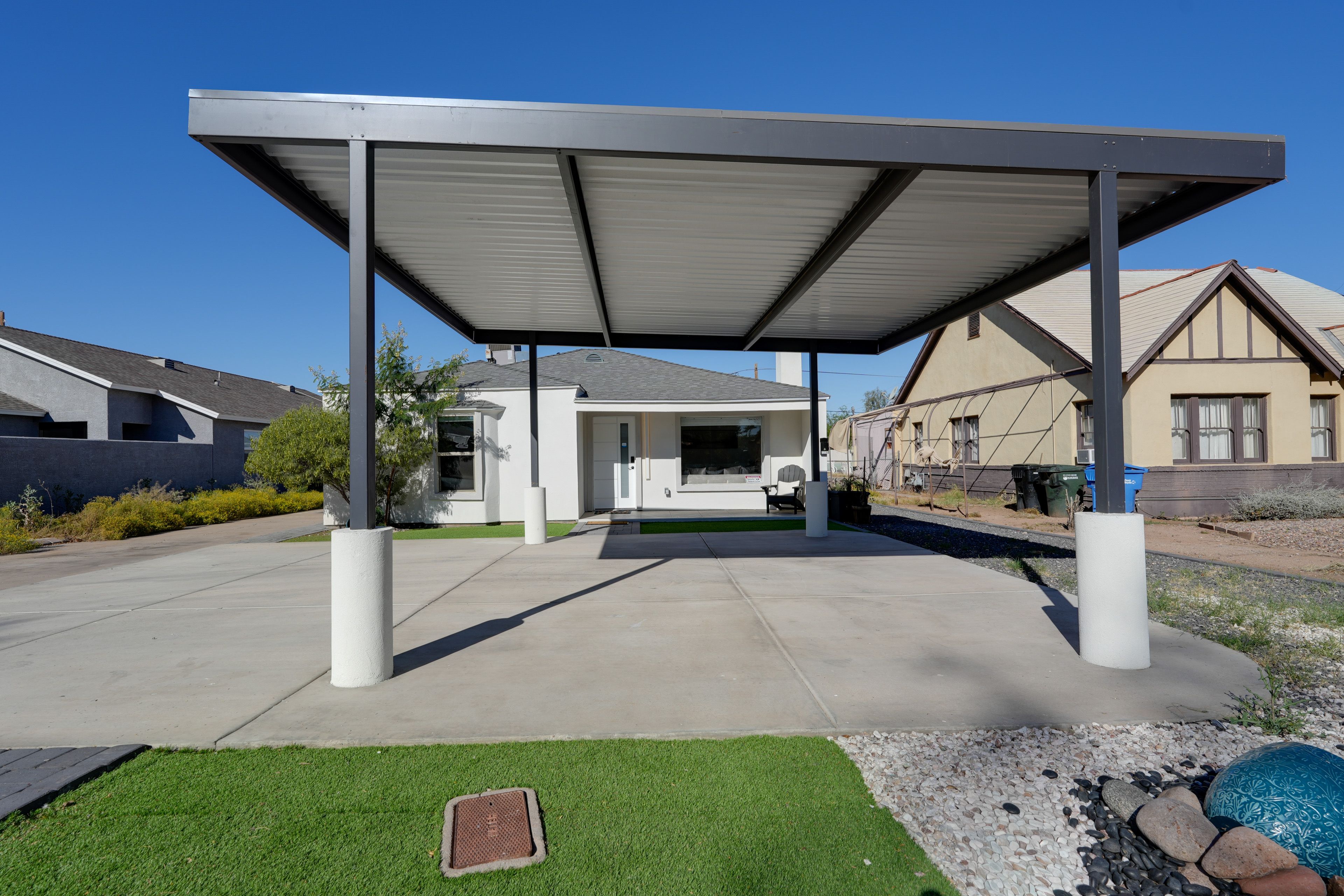 Parking | Carport (2 Vehicles) | Free Street