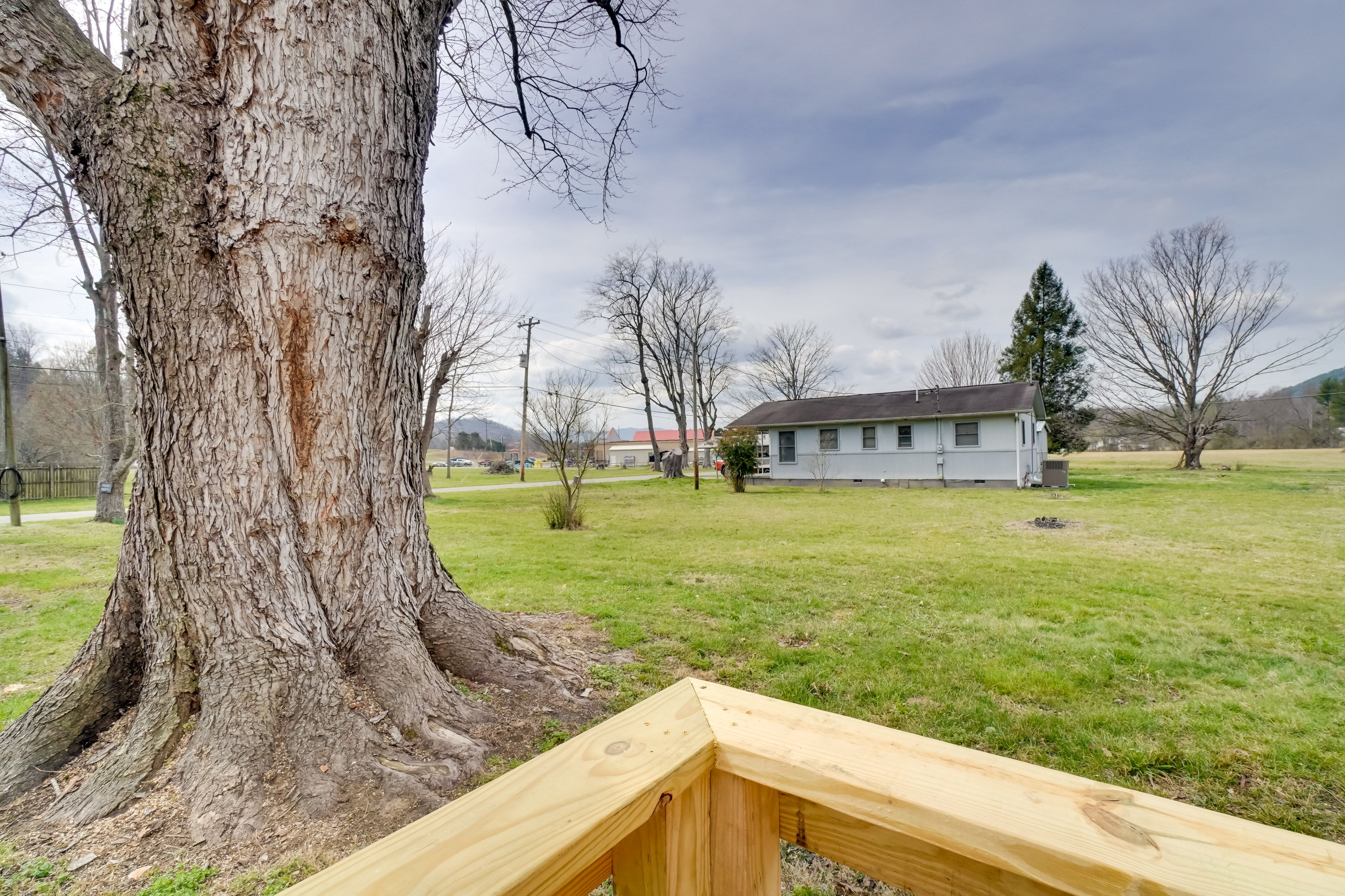 Parking | Shared Lot (1 Vehicle)