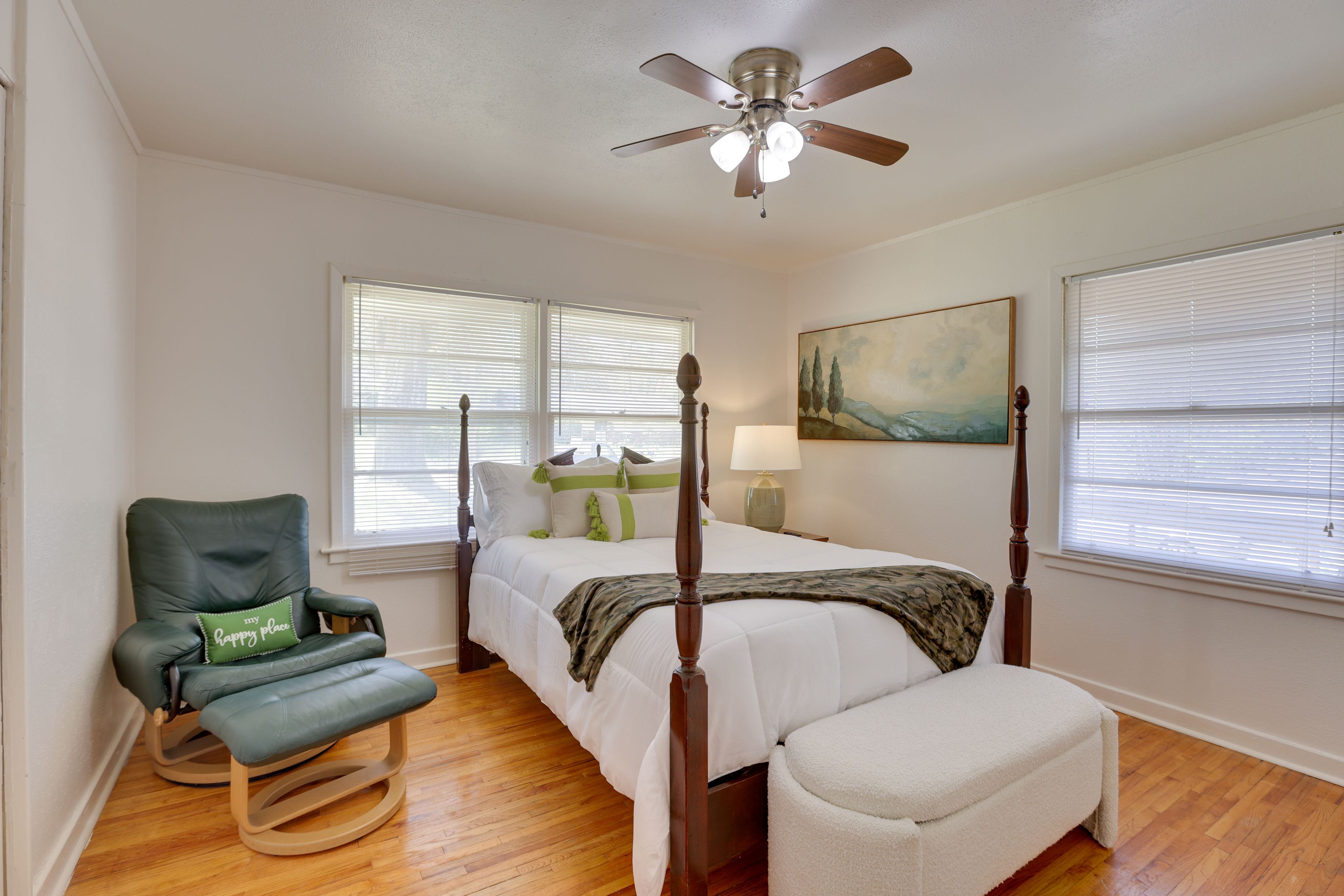 Bedroom 3 | Queen Bed