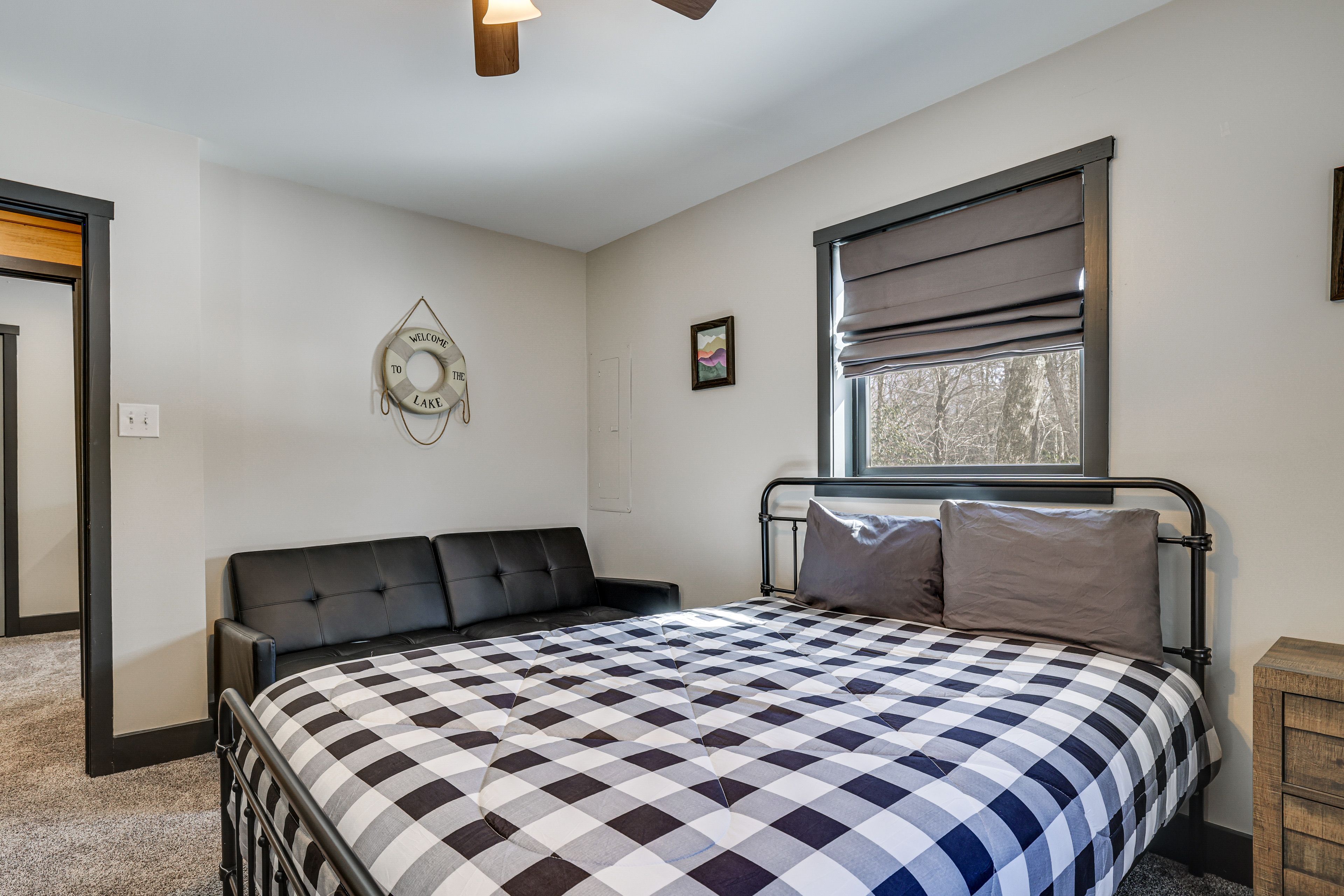 Bedroom 2 | 1st Floor | Queen Bed