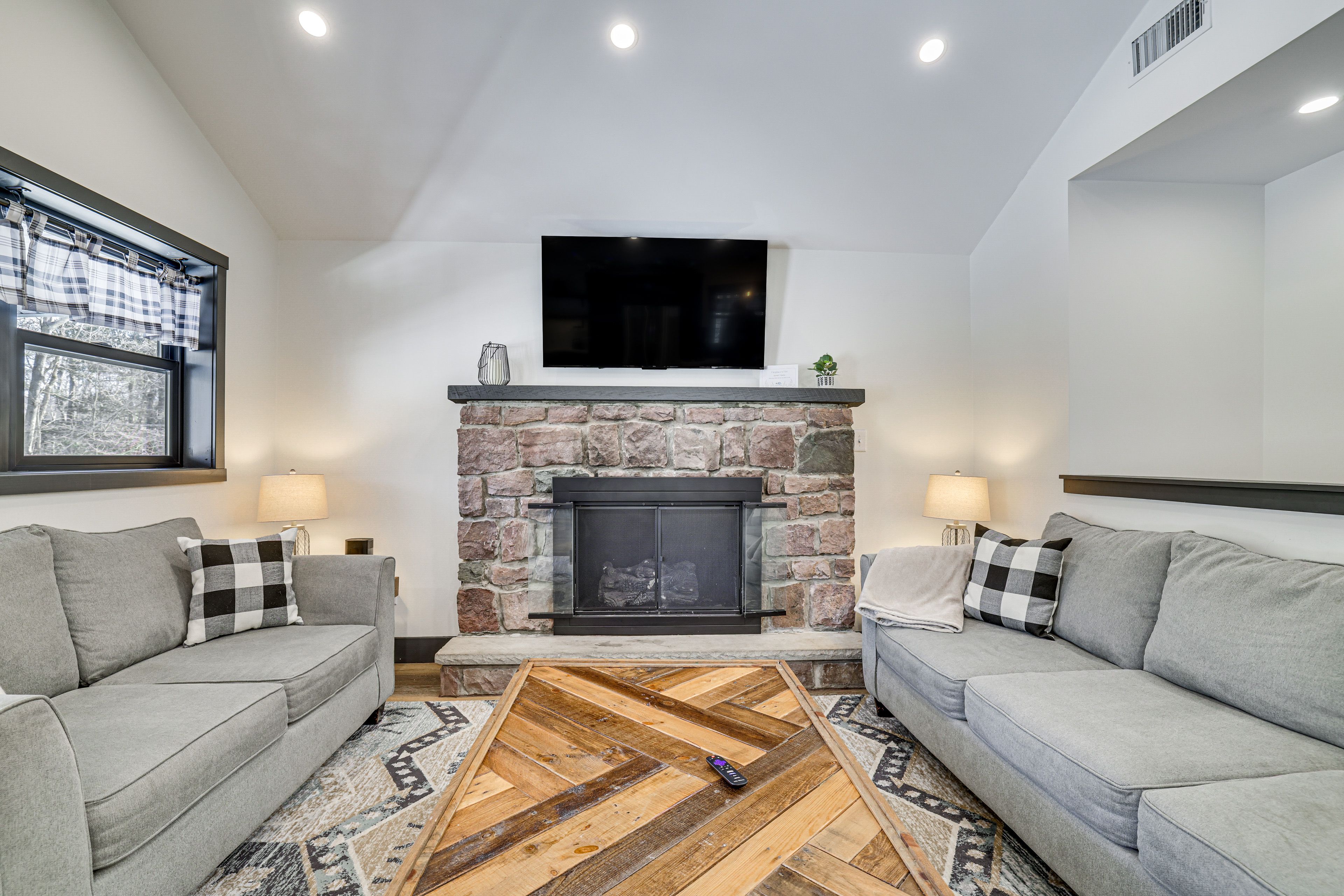 Living Room | 2nd Floor