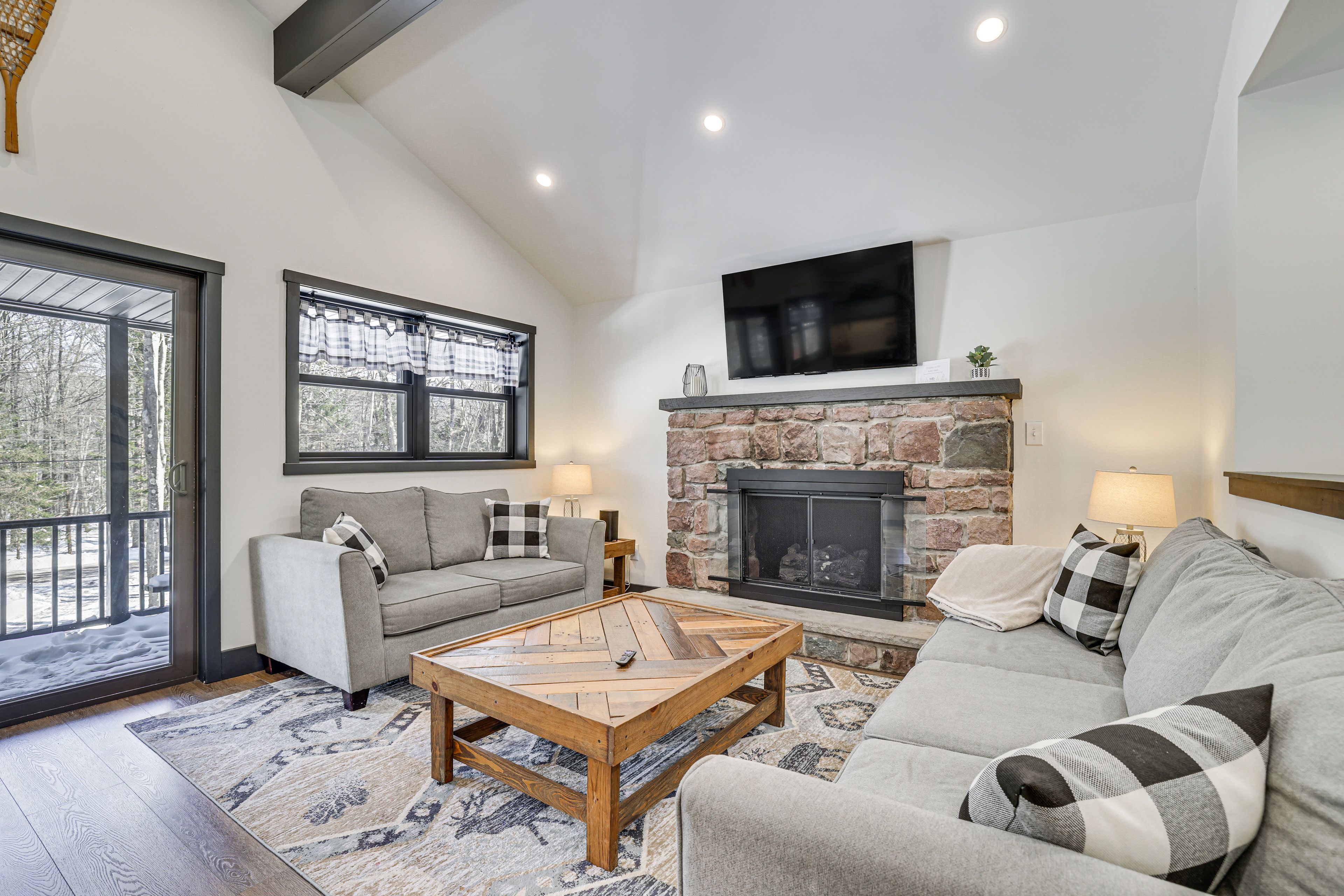 Lake Harmony Vacation Rental | 6BR | 3BA | 2,000 Sq Ft