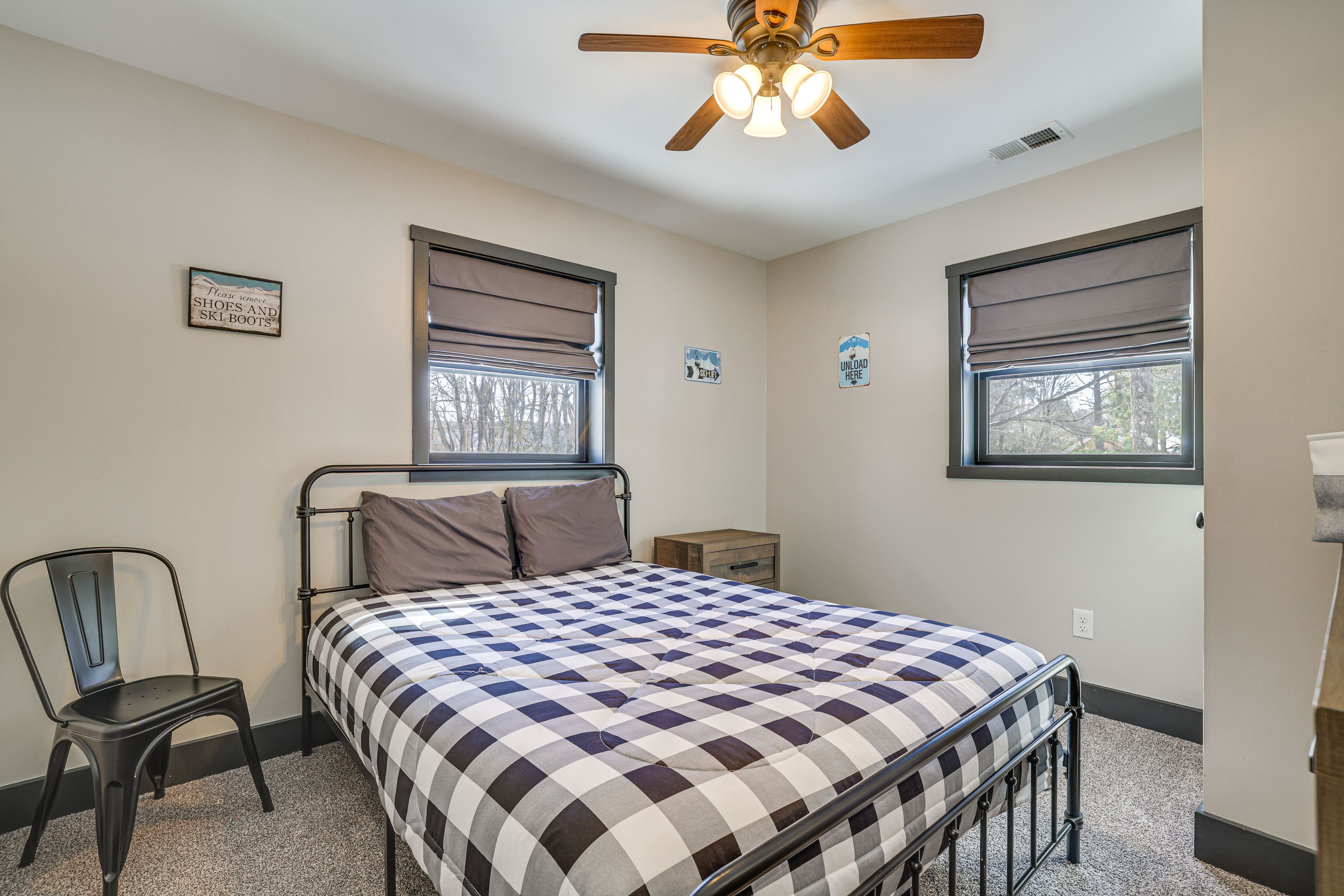 Bedroom 6 | 2nd Floor | Queen Bed