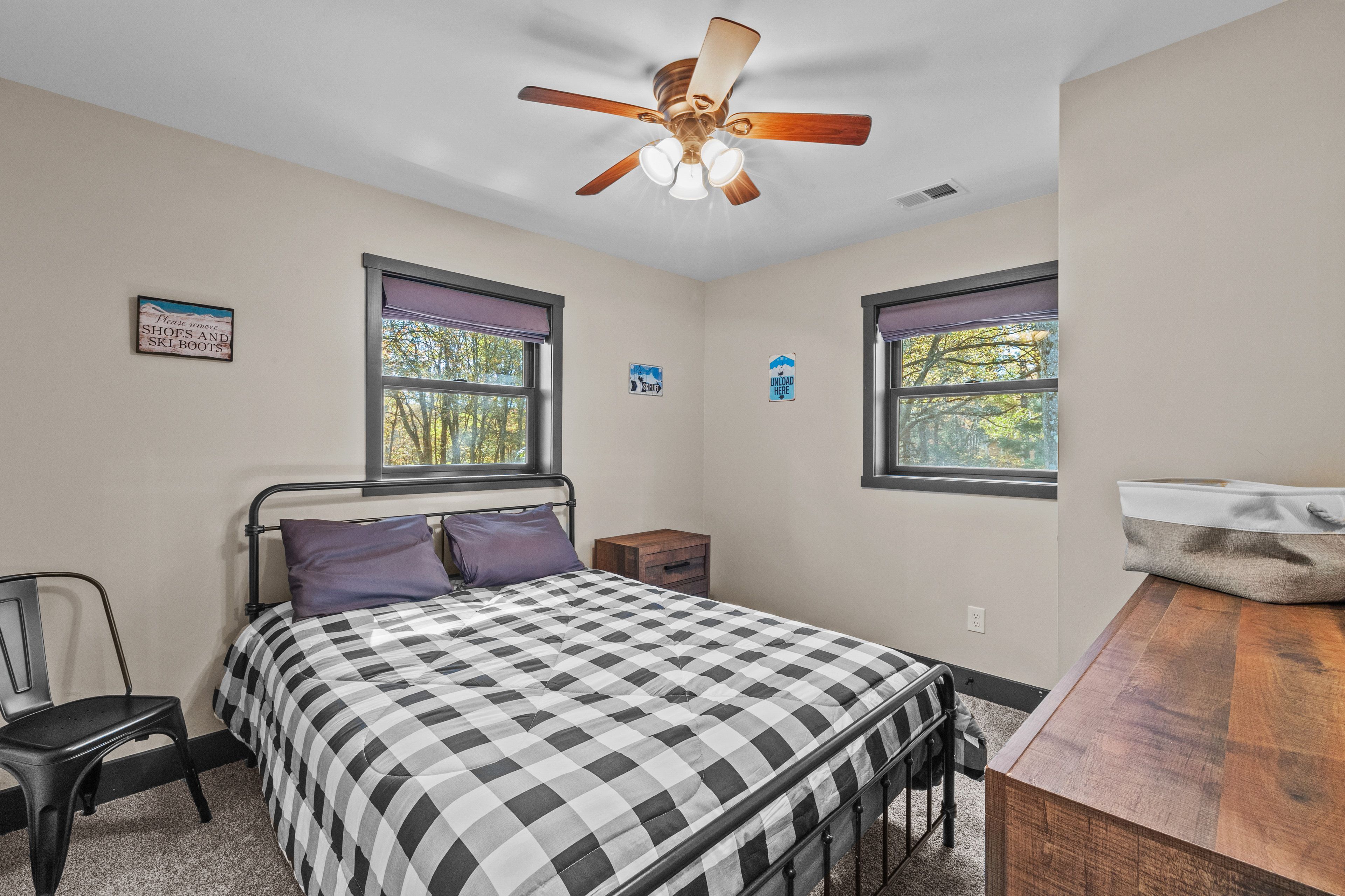 Bedroom 6 | 2nd Floor | Queen Bed