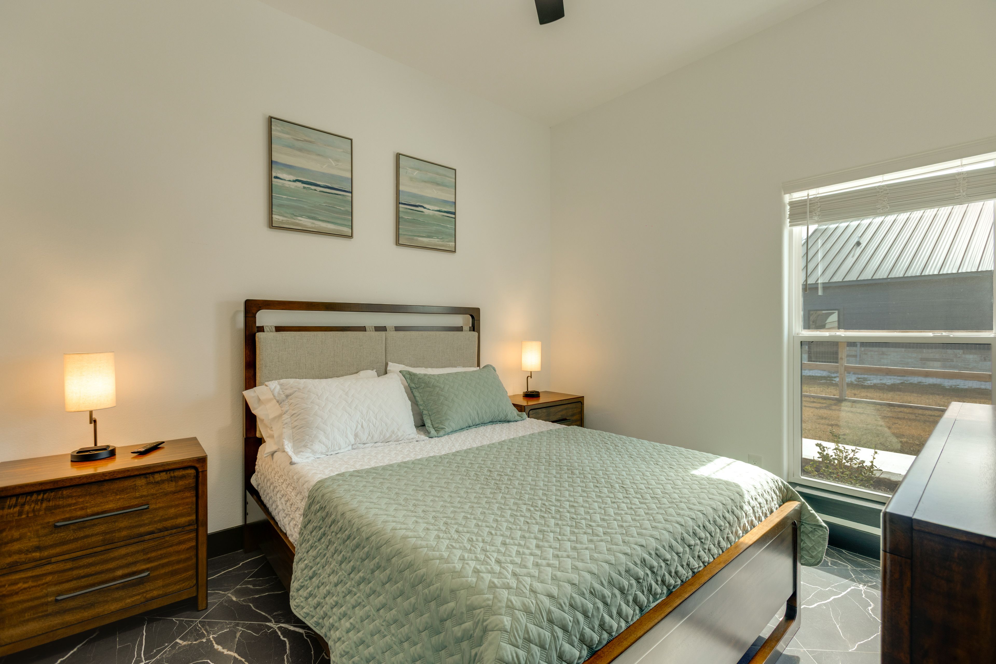 Bedroom 2 | Queen Bed