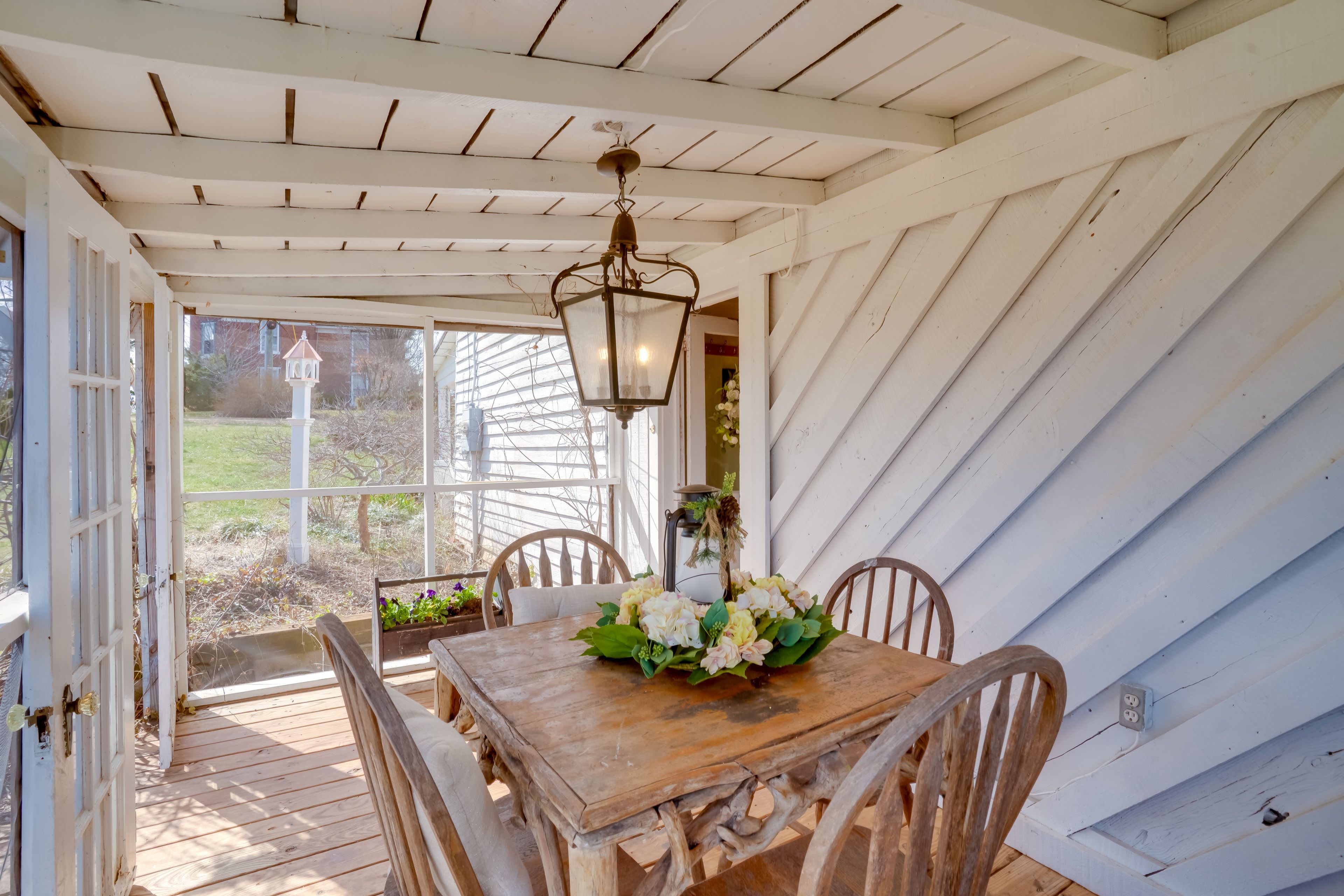 Screened-In Porch