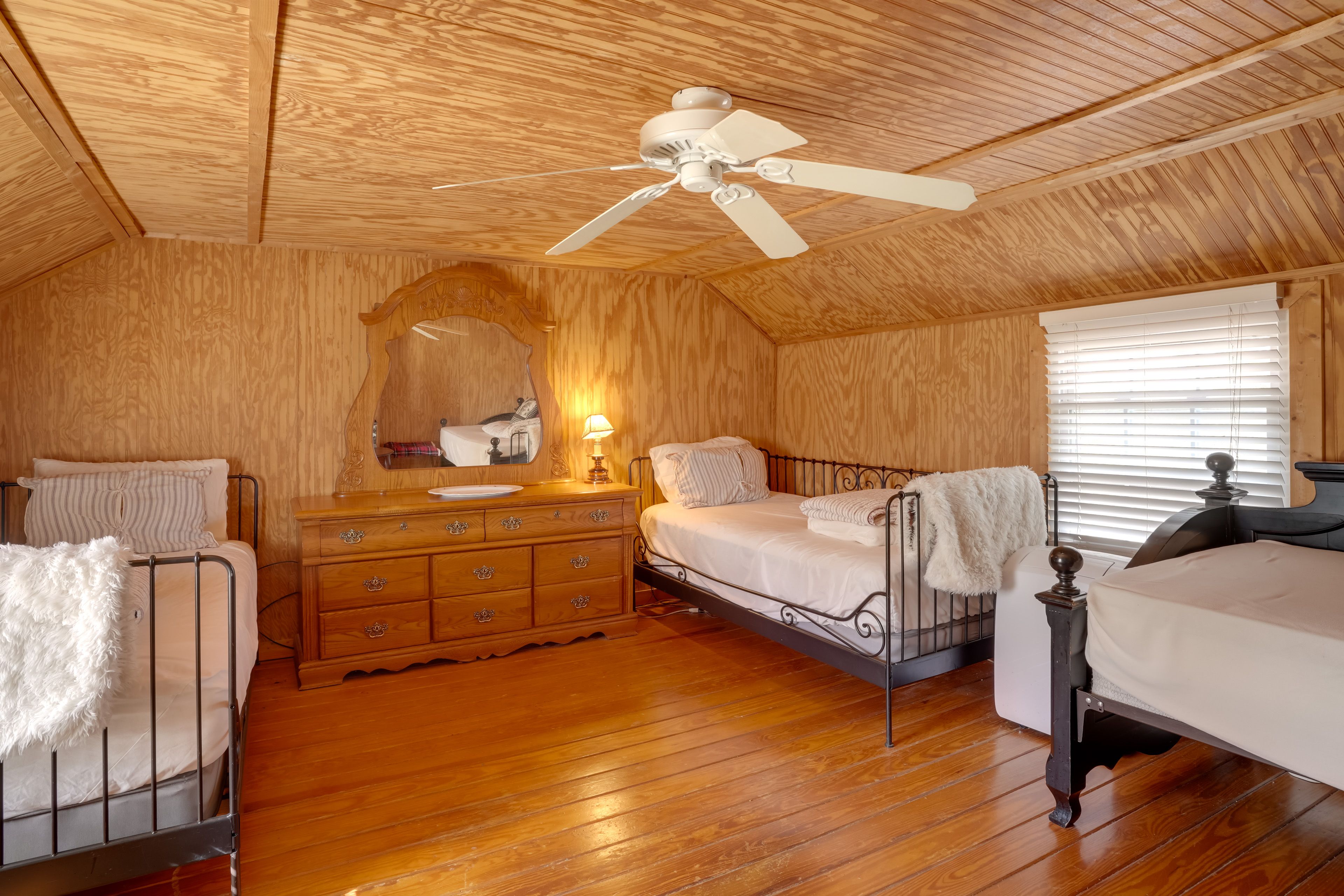 Bedroom 3 | 2 Twin Beds | Twin Daybed | 2nd Floor