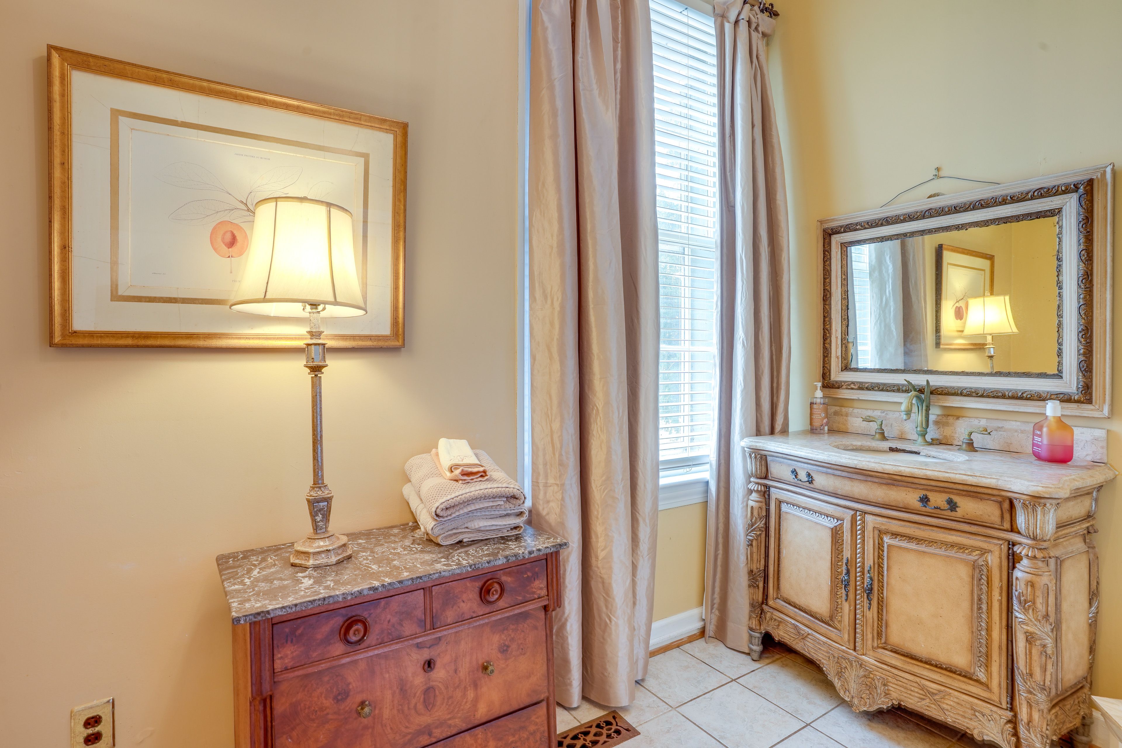 Bathroom | 1st Floor