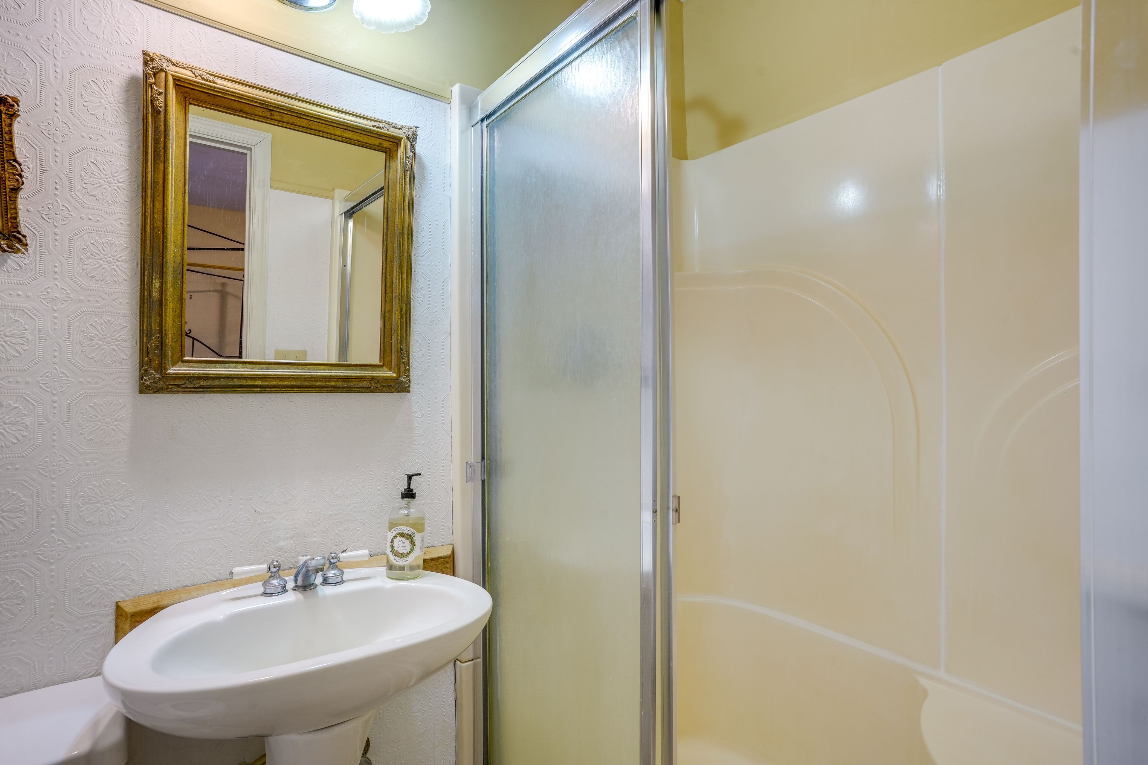 Bathroom | 1st Floor