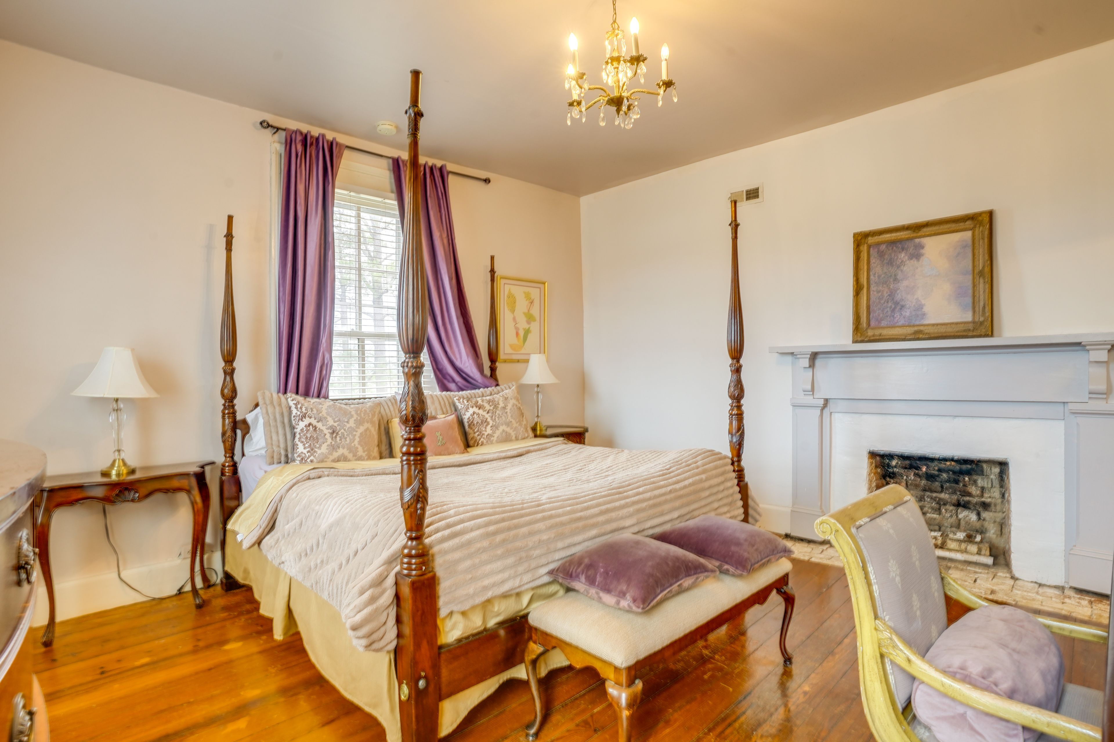 Bedroom 1 | 2nd Floor | King Bed