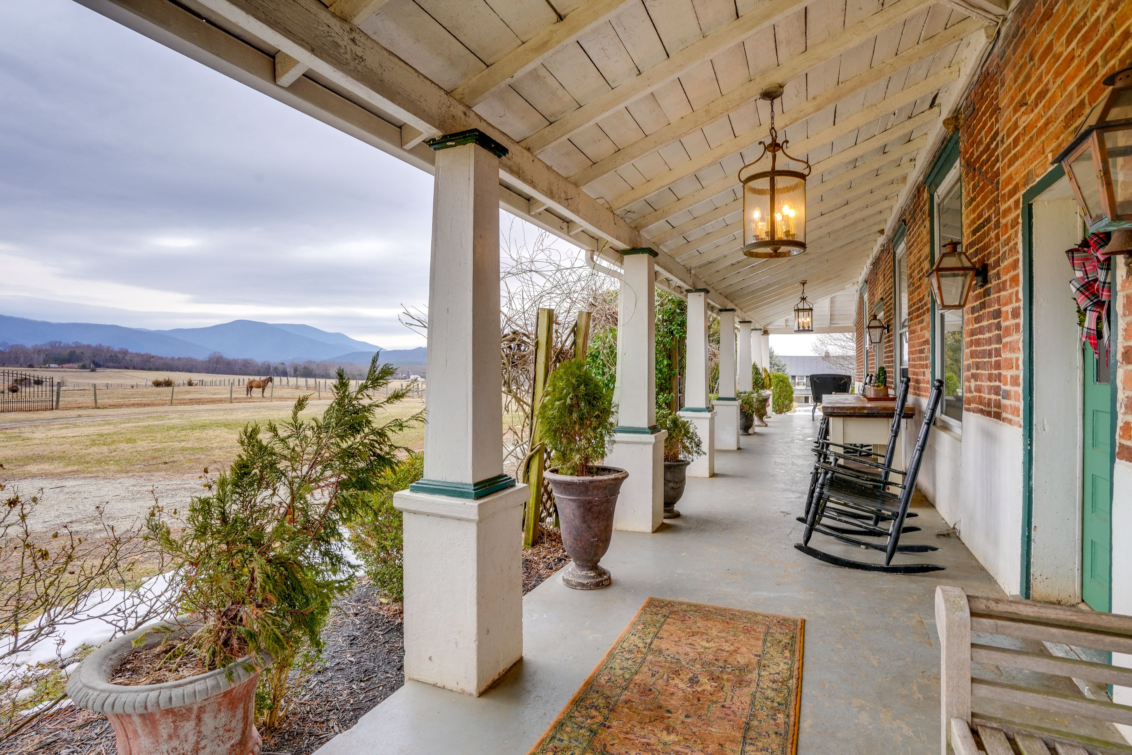 Furnished Porch | 17 Mi to the Appalachian Trail