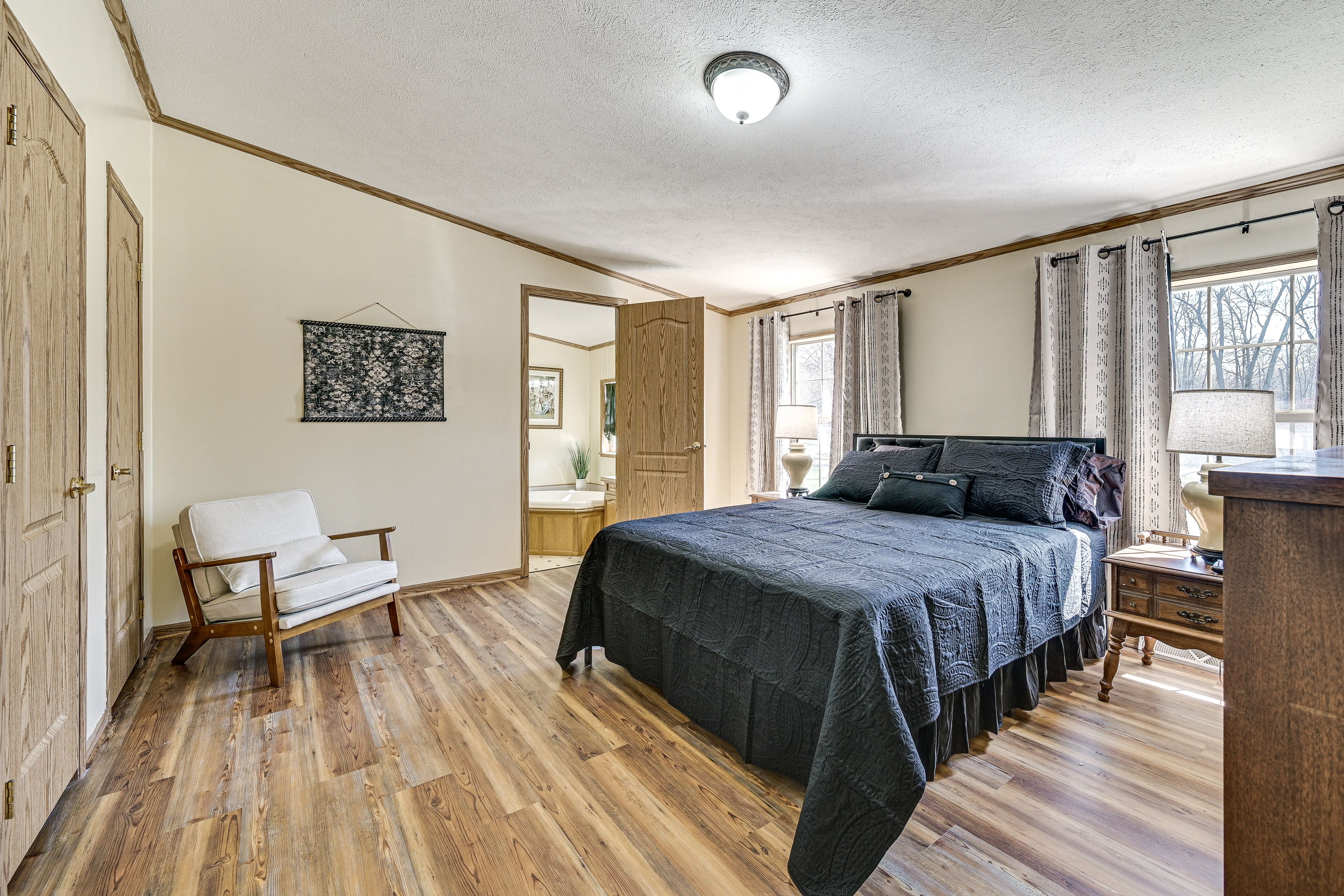 Bedroom 1 | 1st Floor | Queen Bed
