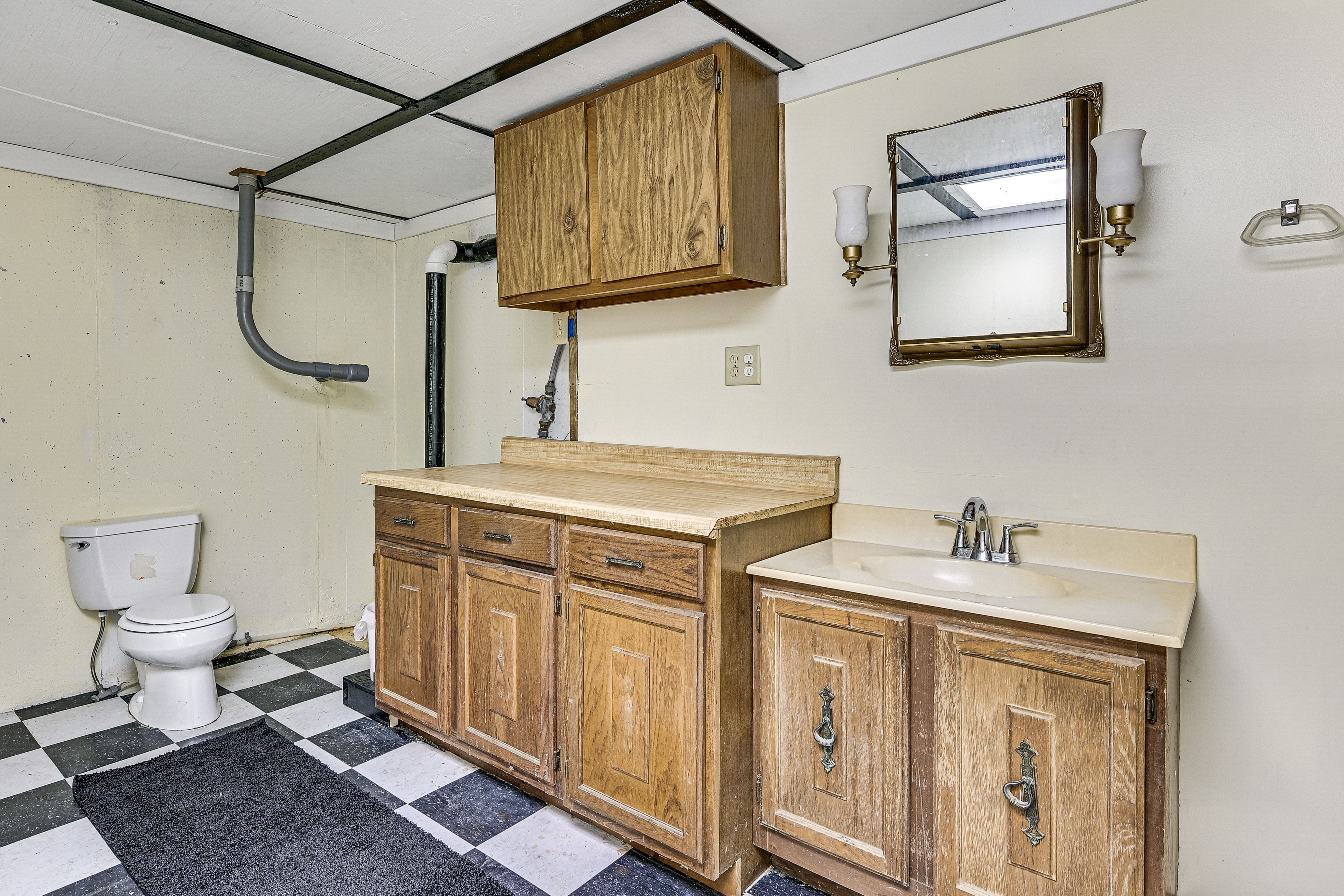 Half Bathroom | Basement