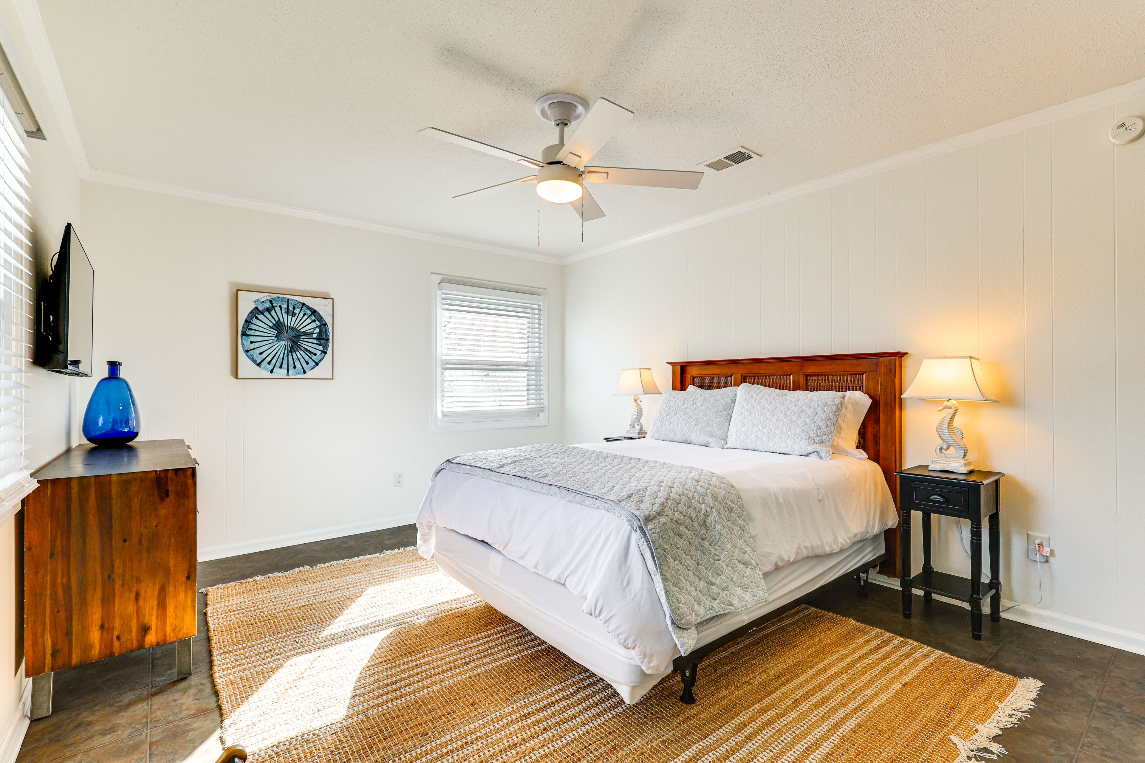 Bedroom 2 | Queen Bed