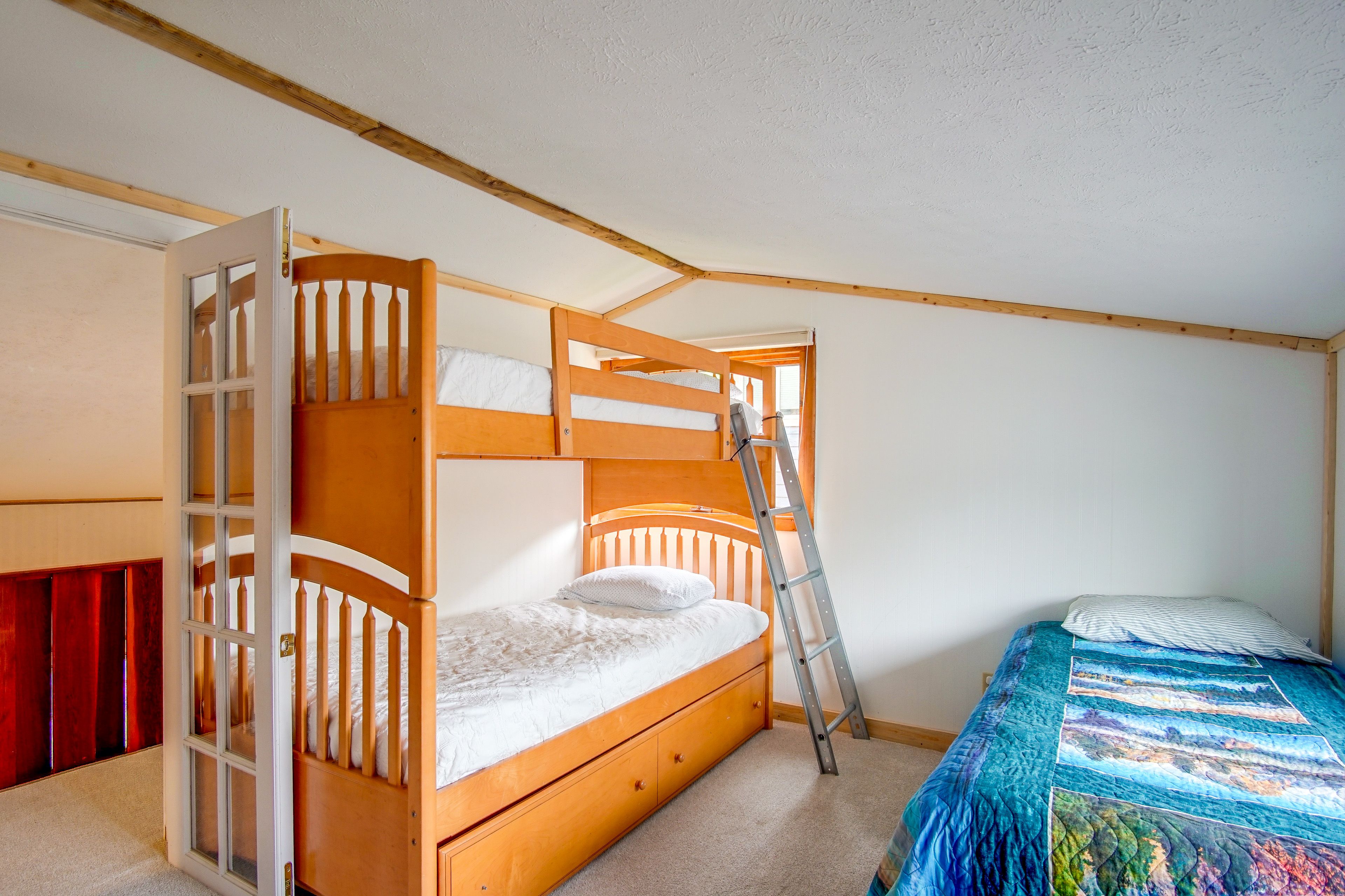 Bedroom 4 | 3 Twin Beds