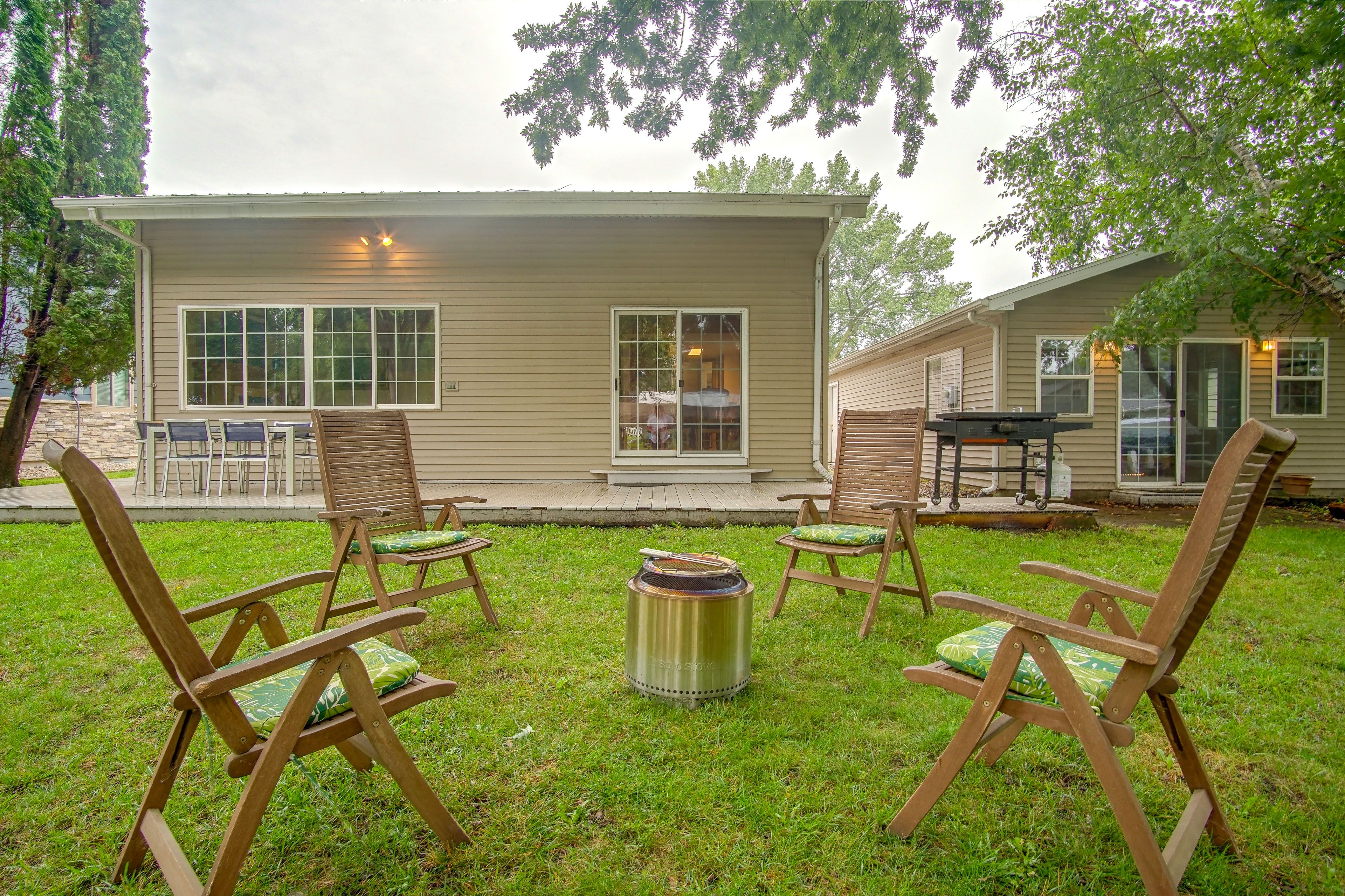 Milford Vacation Rental | 5BR | 2BA | 1,500 Sq Ft