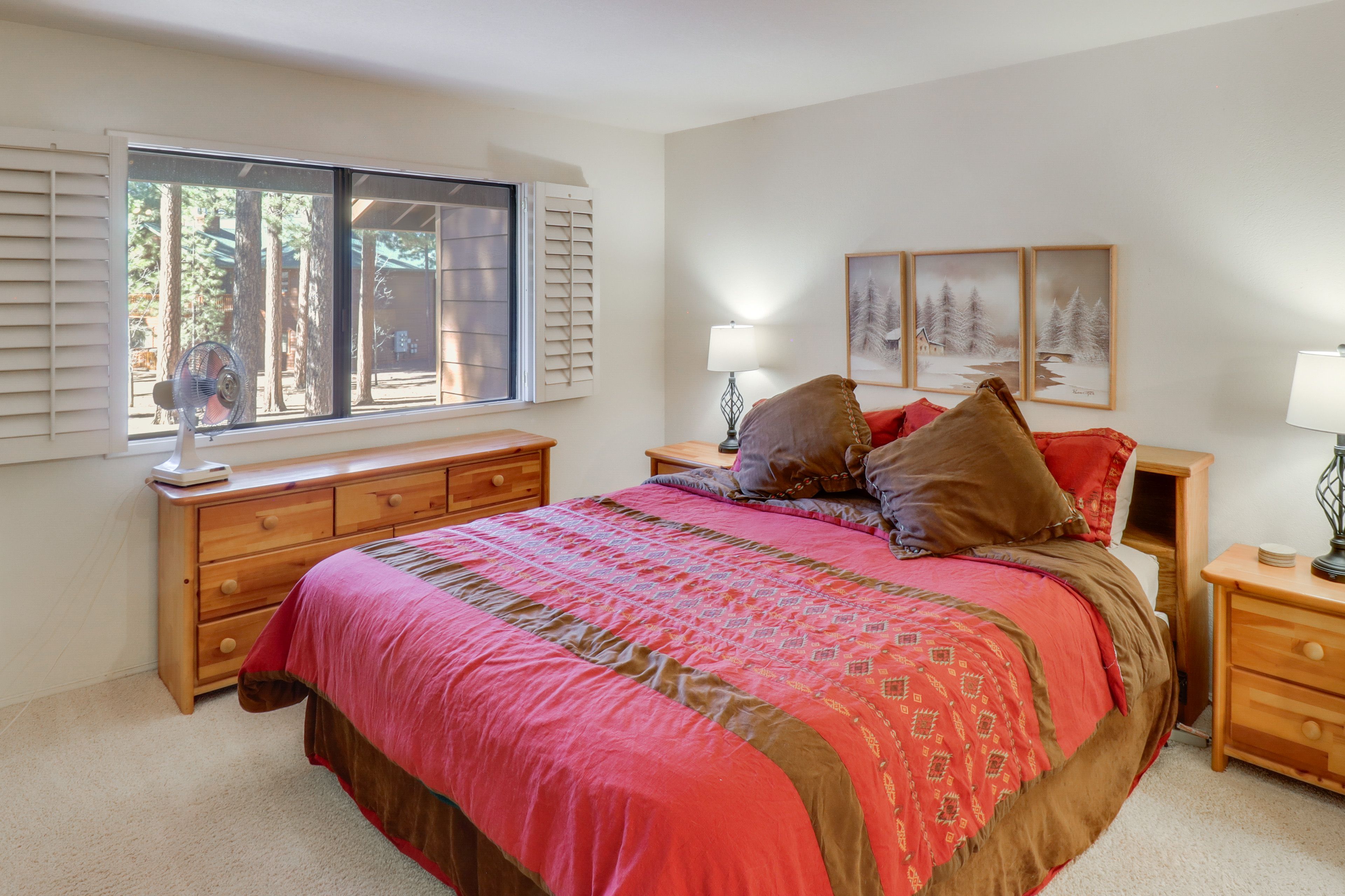 Bedroom 1 | King Bed | Smart TV