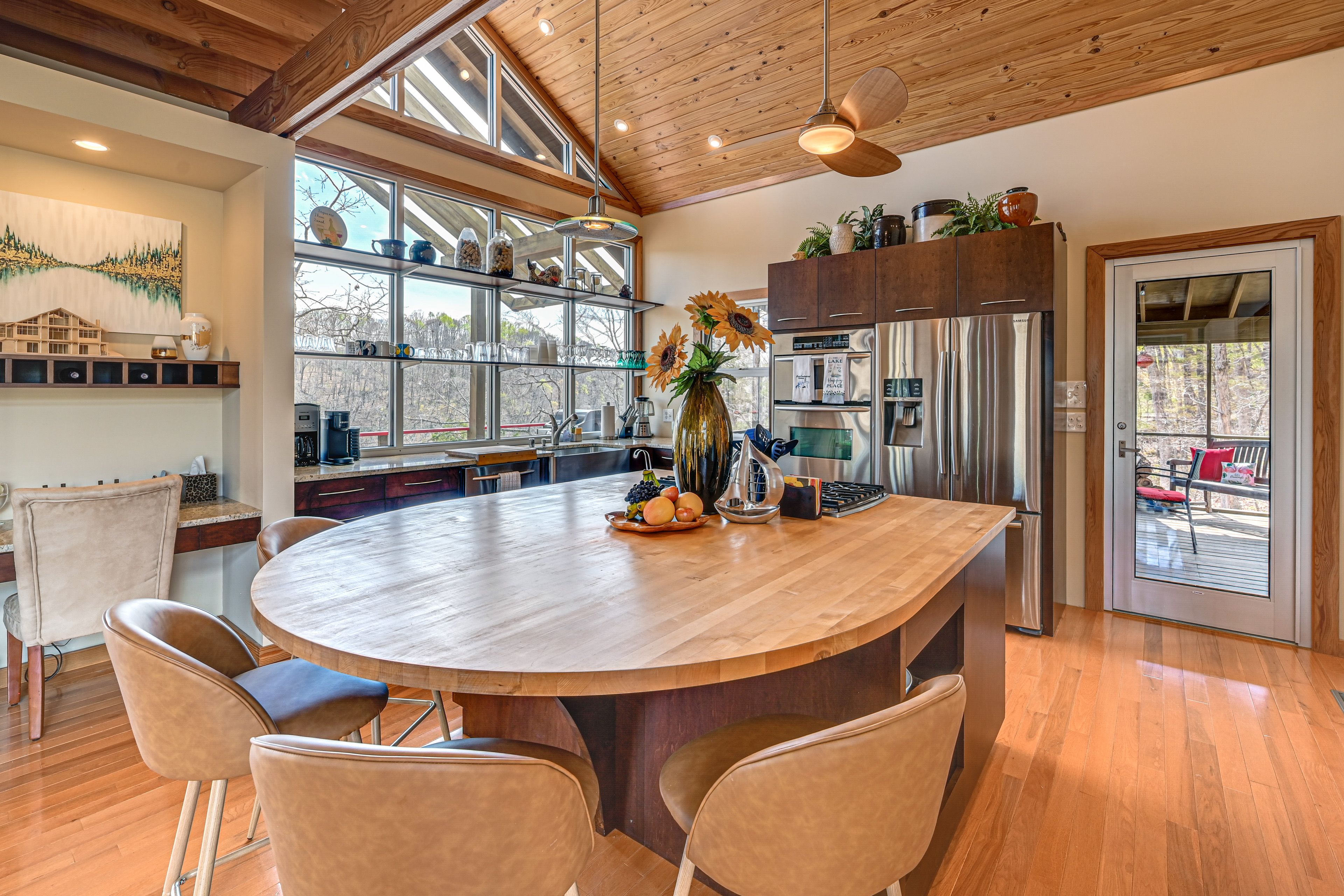 Kitchen | Main Level