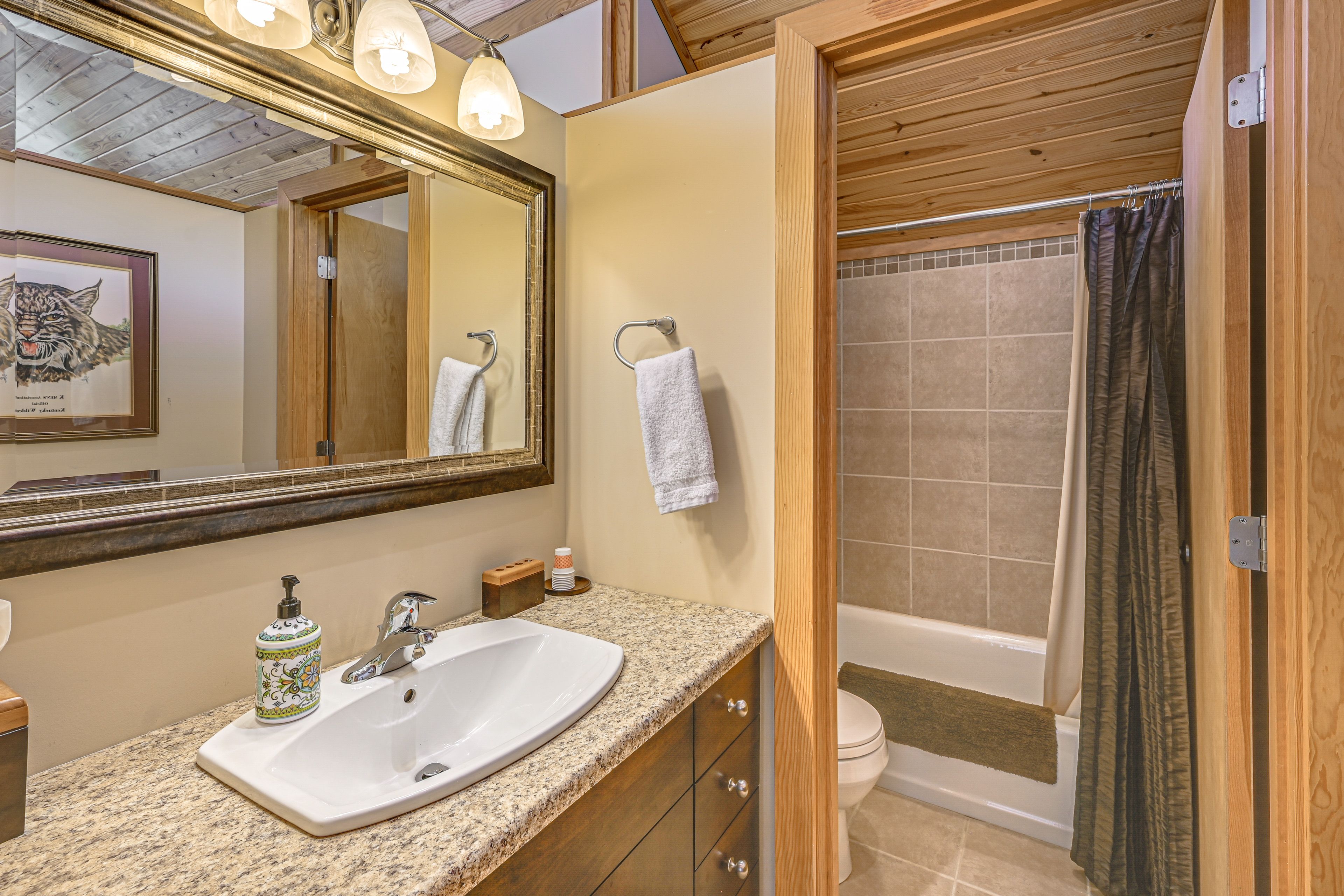 Full Bathroom | 2nd Level