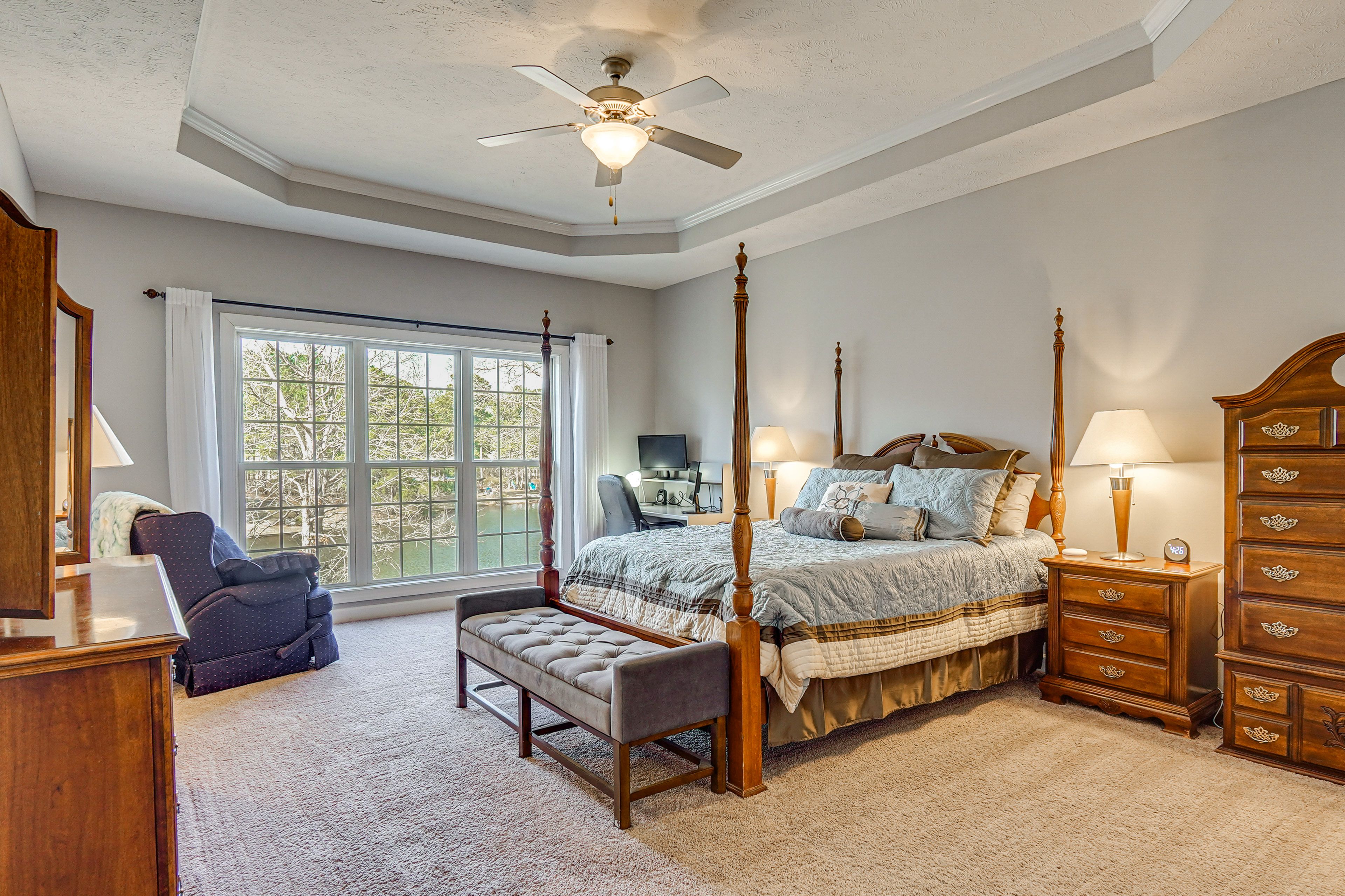 Bedroom 1 | Queen Bed | 1st Floor