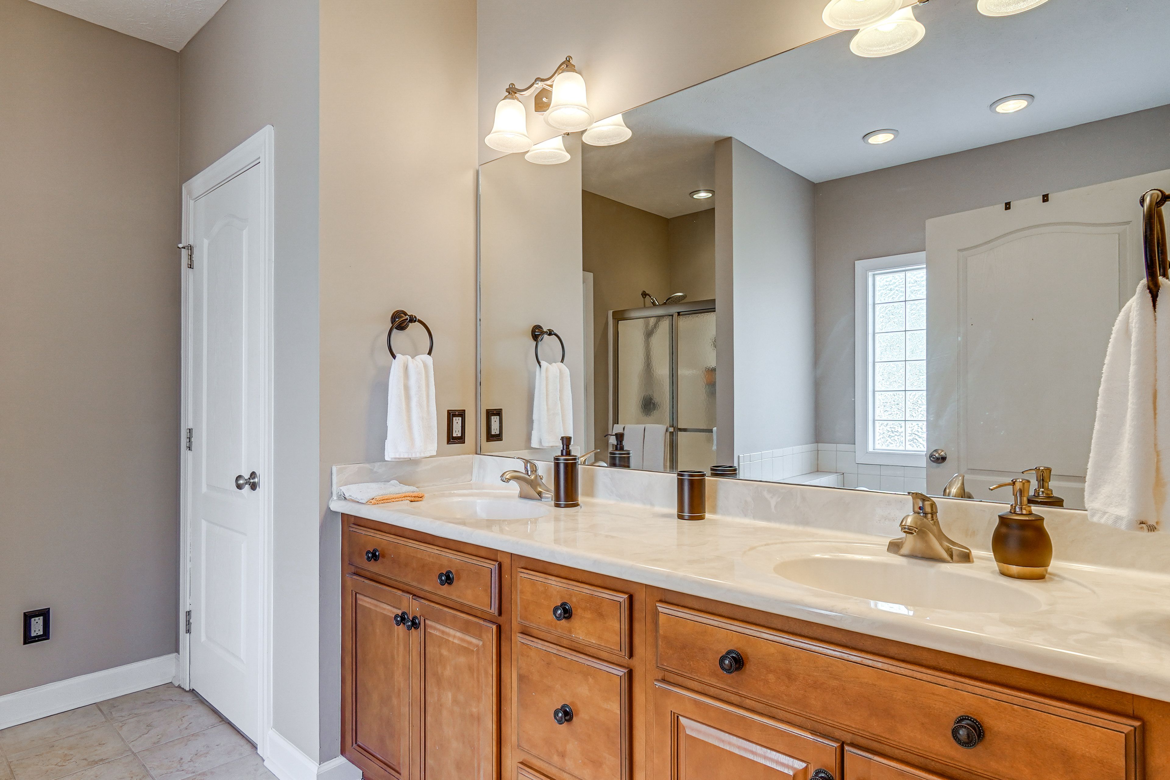 Bathroom | 1st Floor