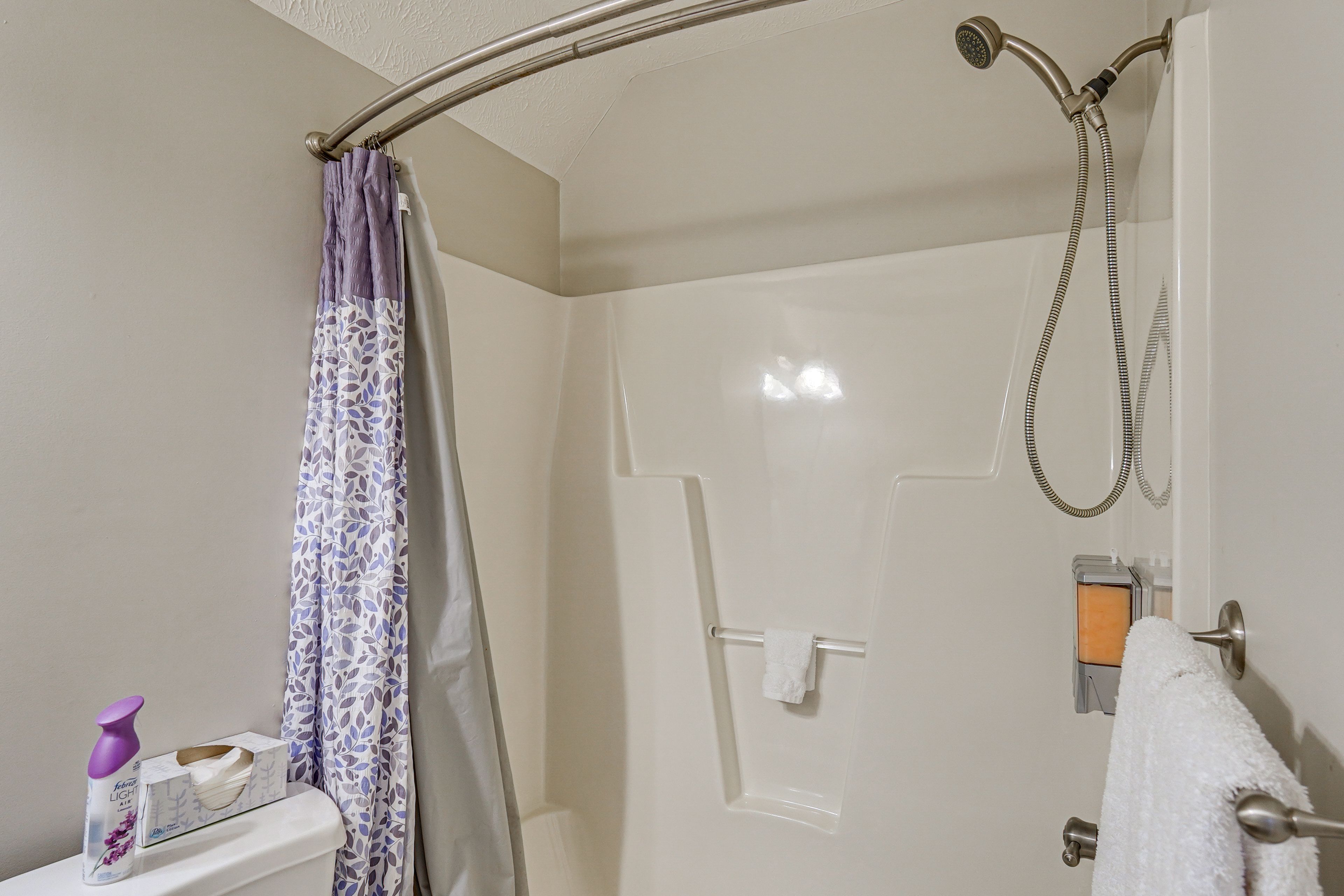Bathroom | 1st Floor