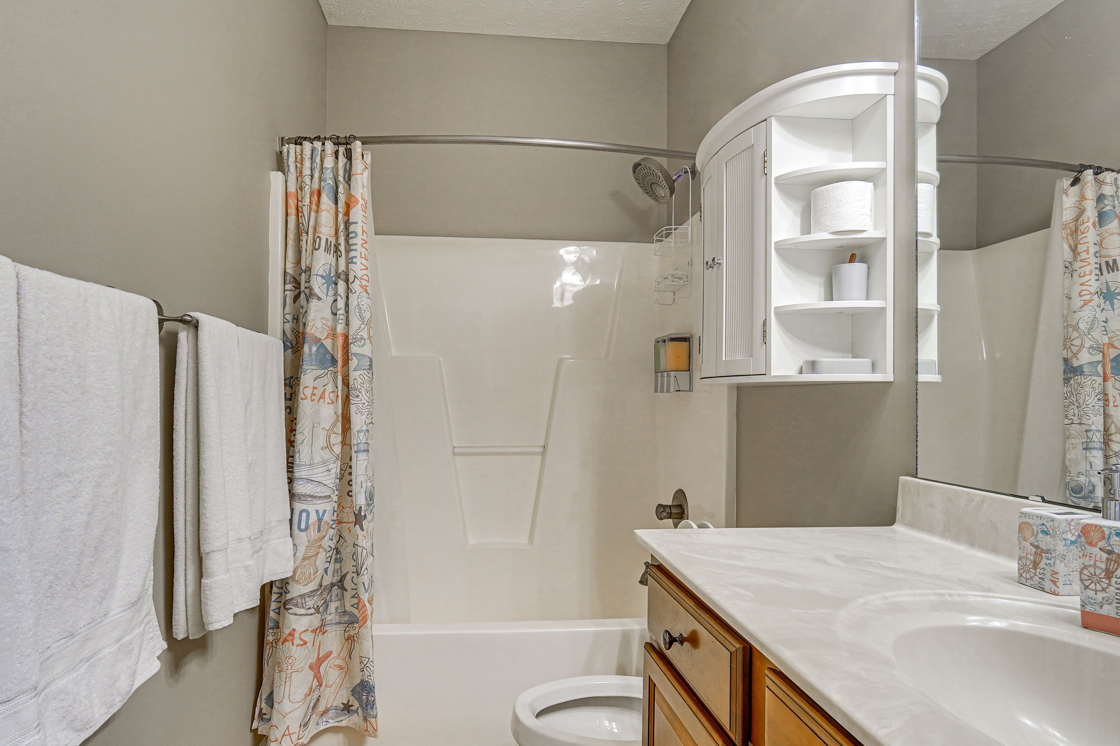 Bathroom | 2nd Floor