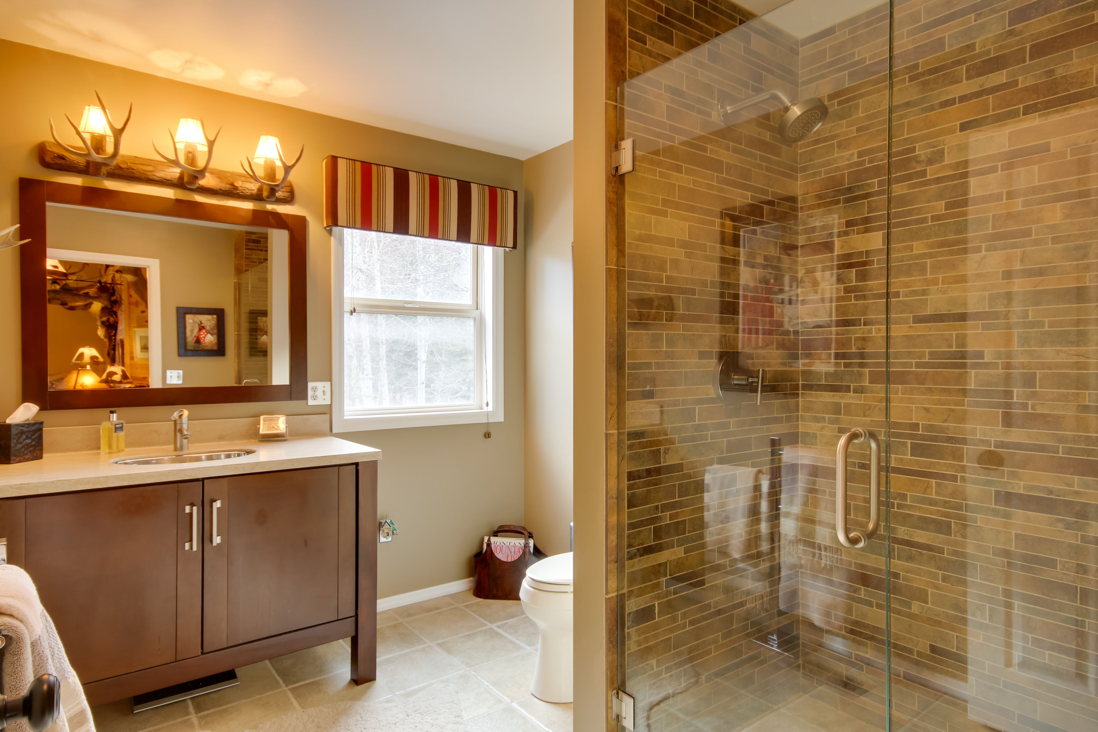 Full Bathroom | 2nd Floor