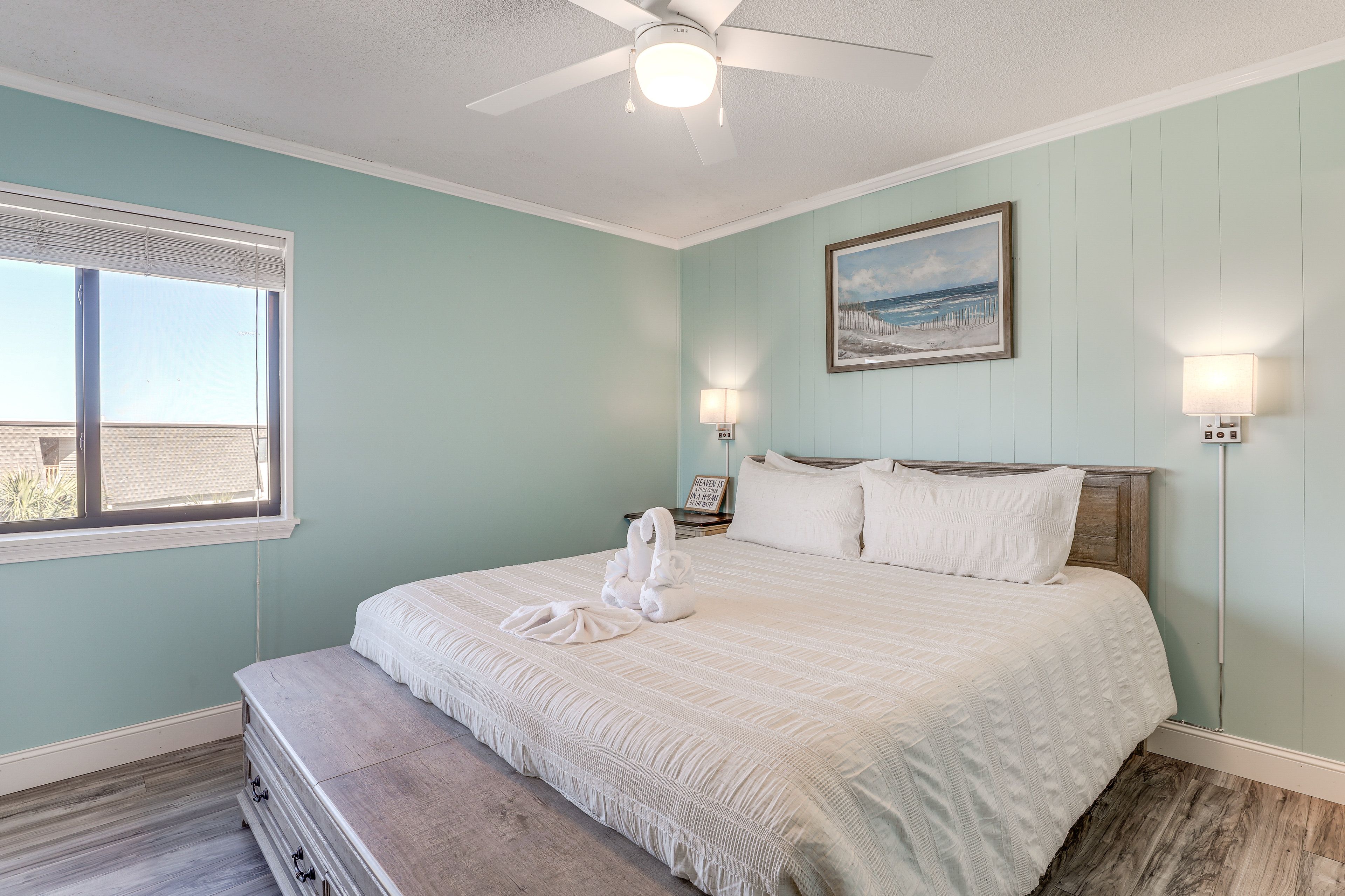 Bedroom 1 | King Bed