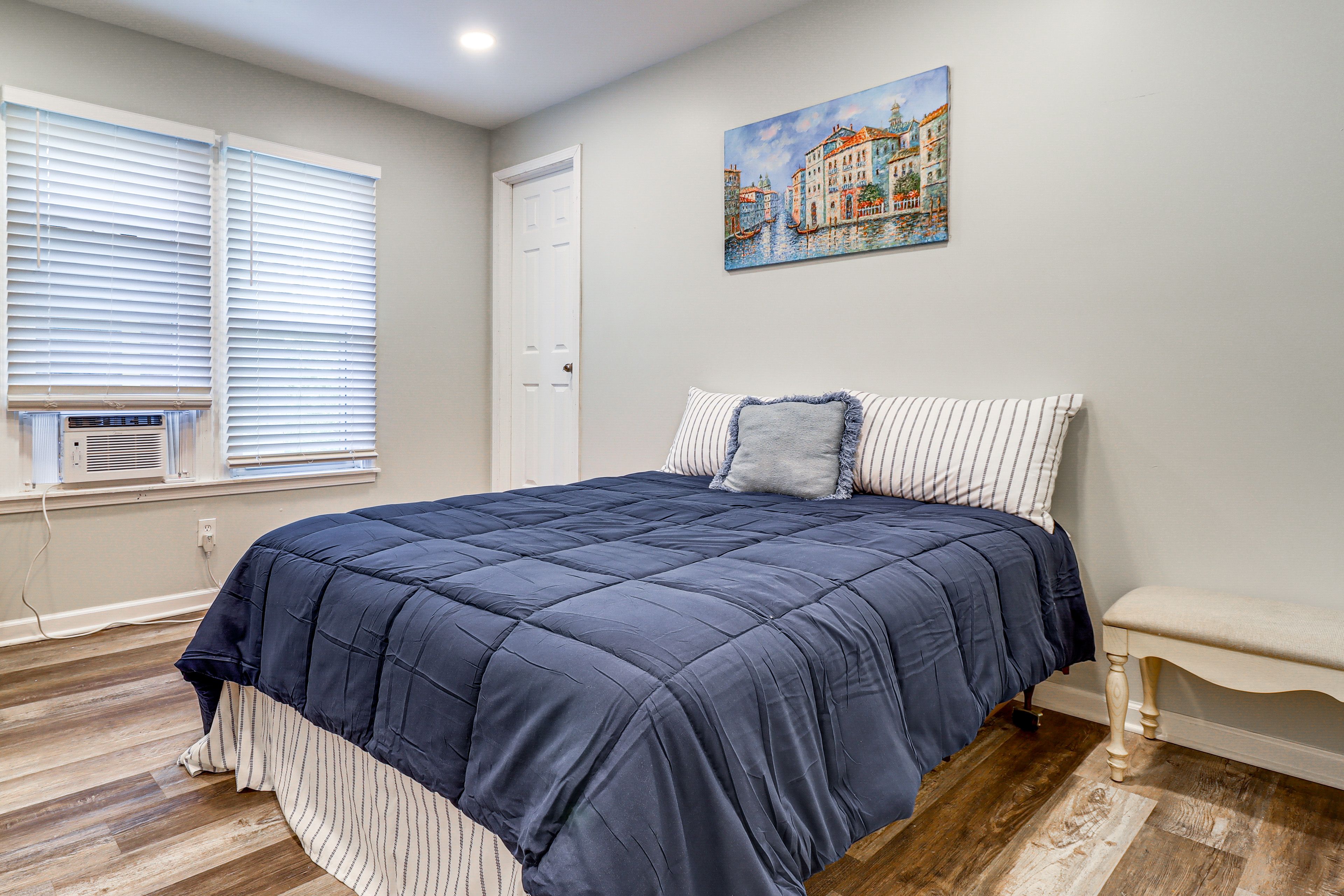 Bedroom 2 | Queen Bed