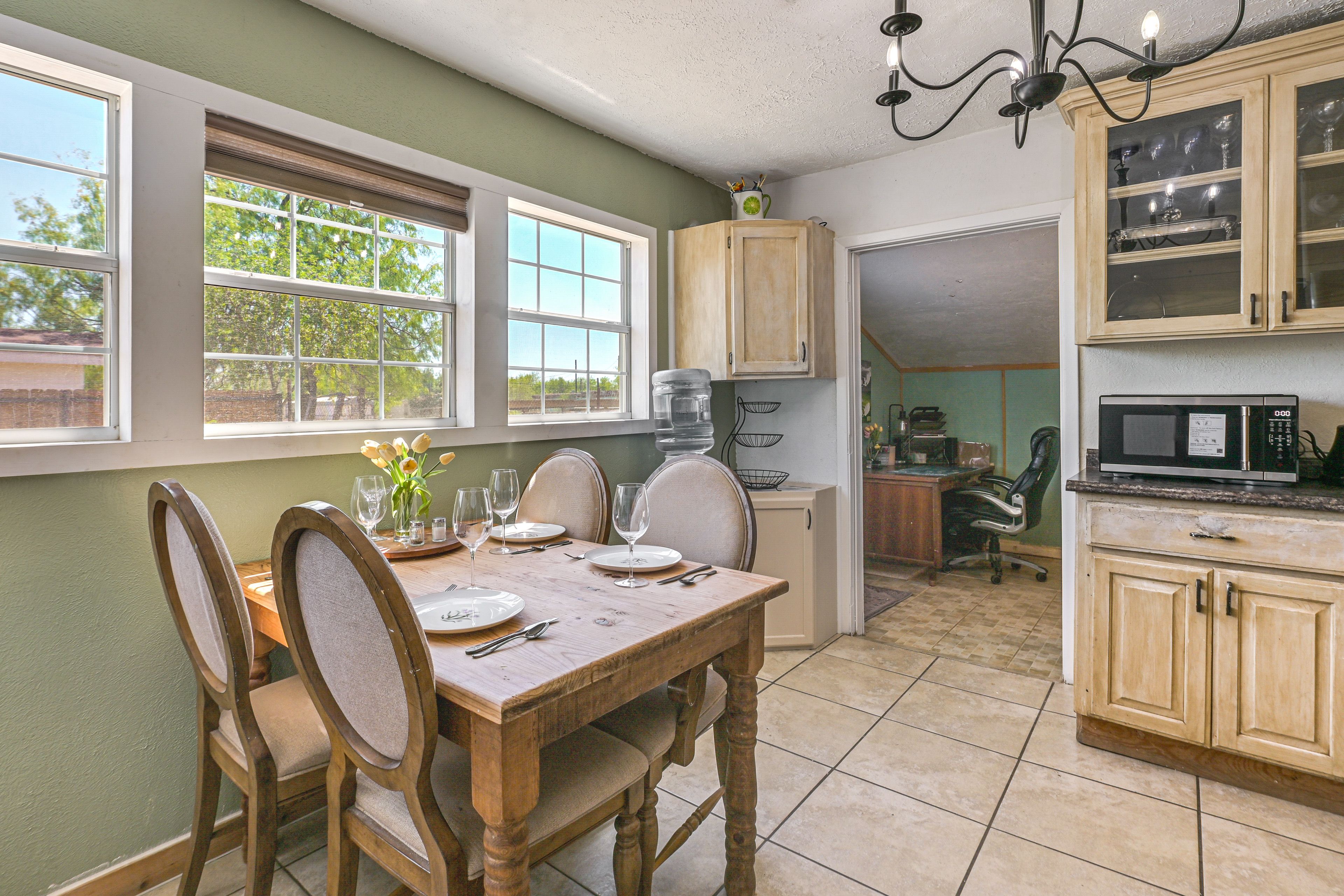Kitchen | Dining Area