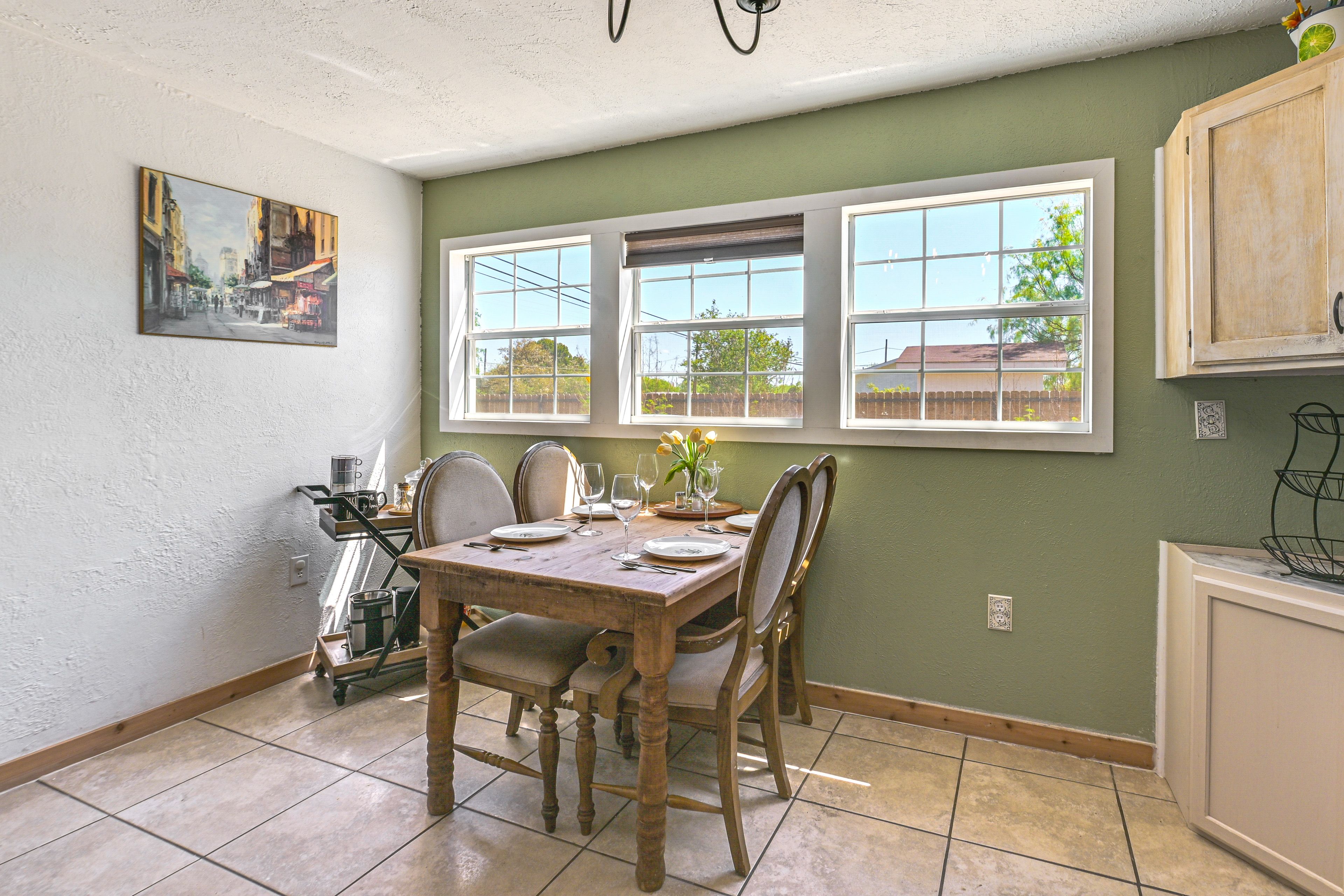 Dining Area | Dishware & Flatware