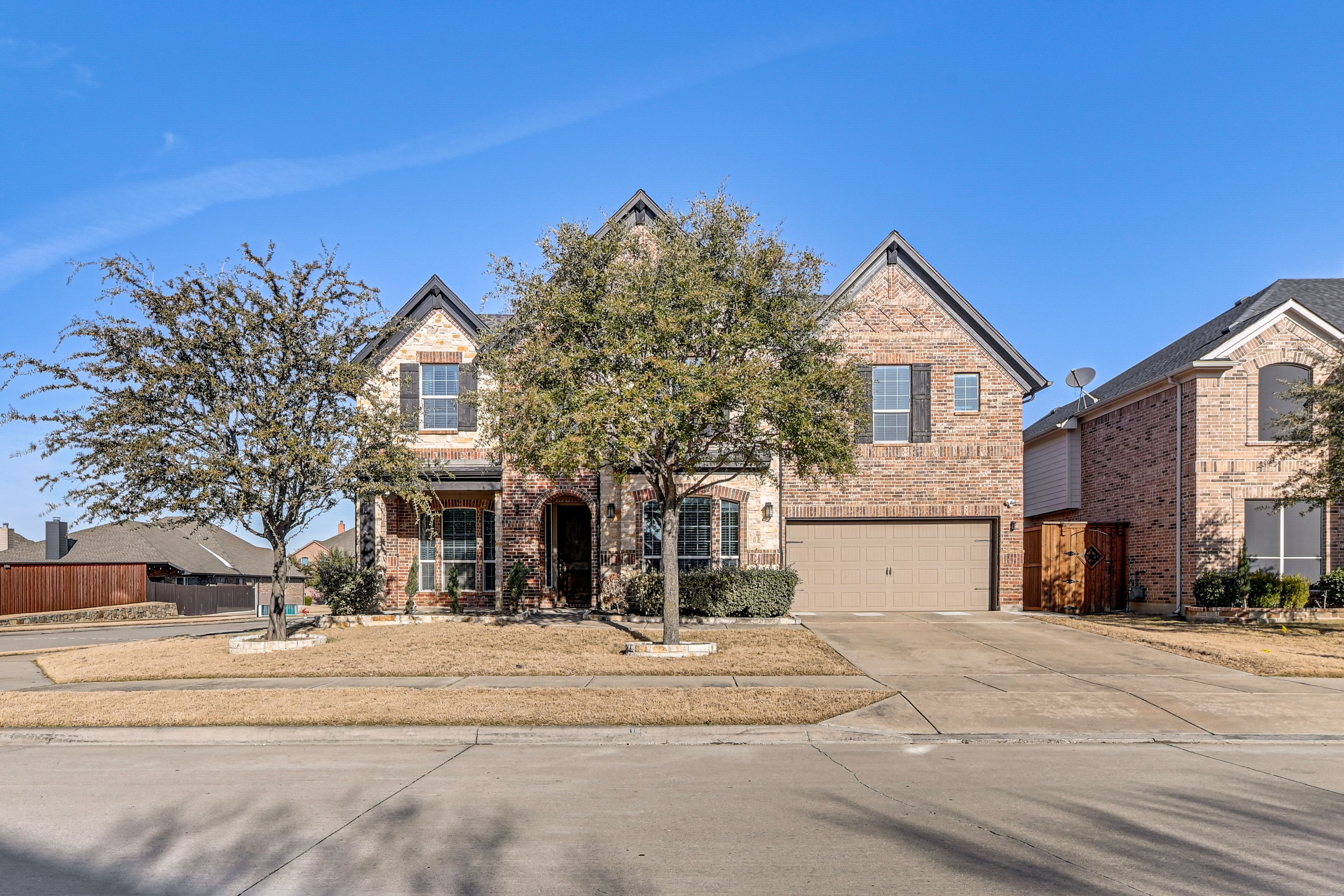 Parking | Garage (2 Vehicles) | Driveway (2 Vehicles) | Free Street Parking