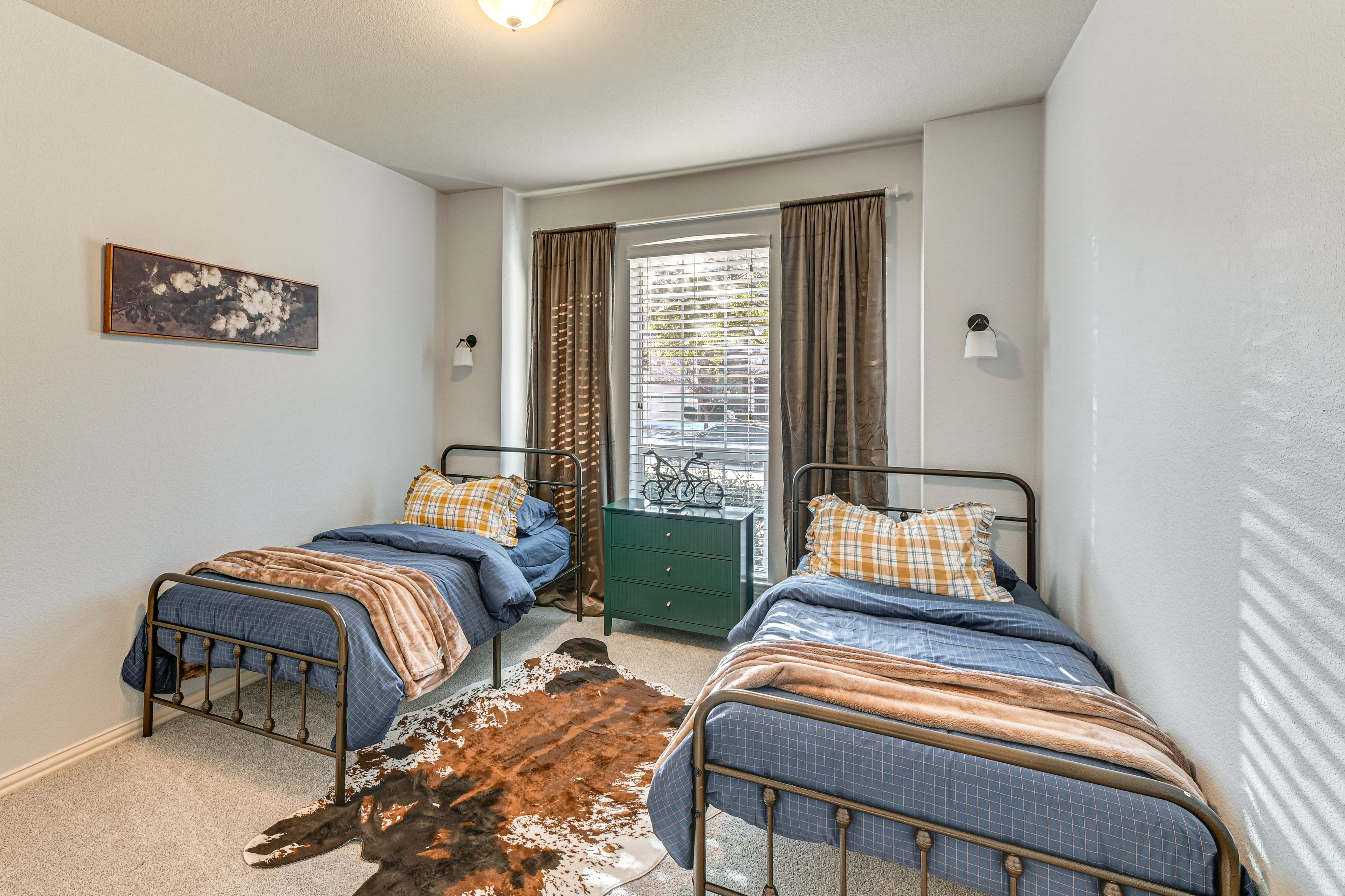 Bedroom 2 | 2 Twin Beds | 1st Floor