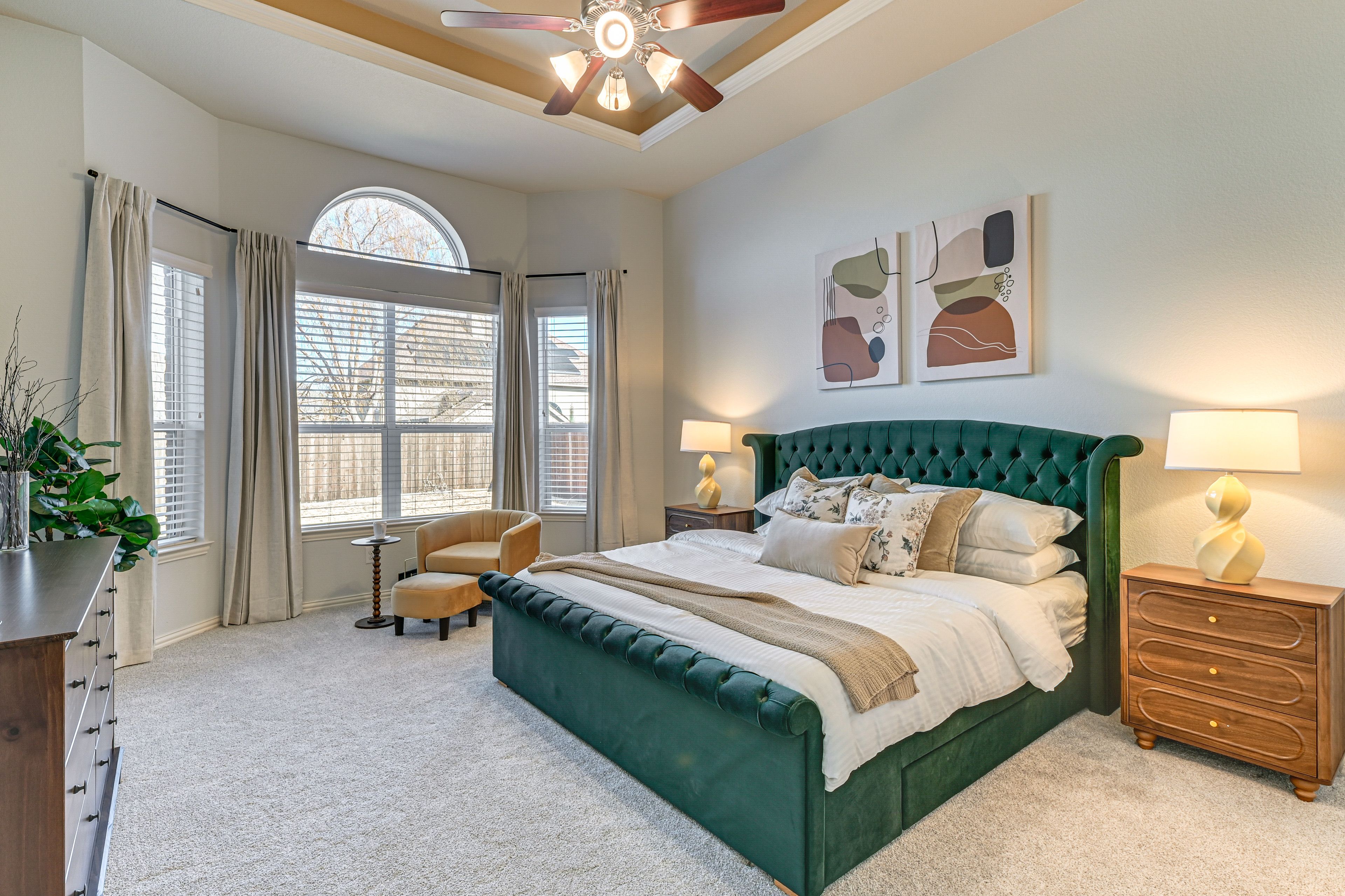 Bedroom 1 | King Bed | 1st Floor