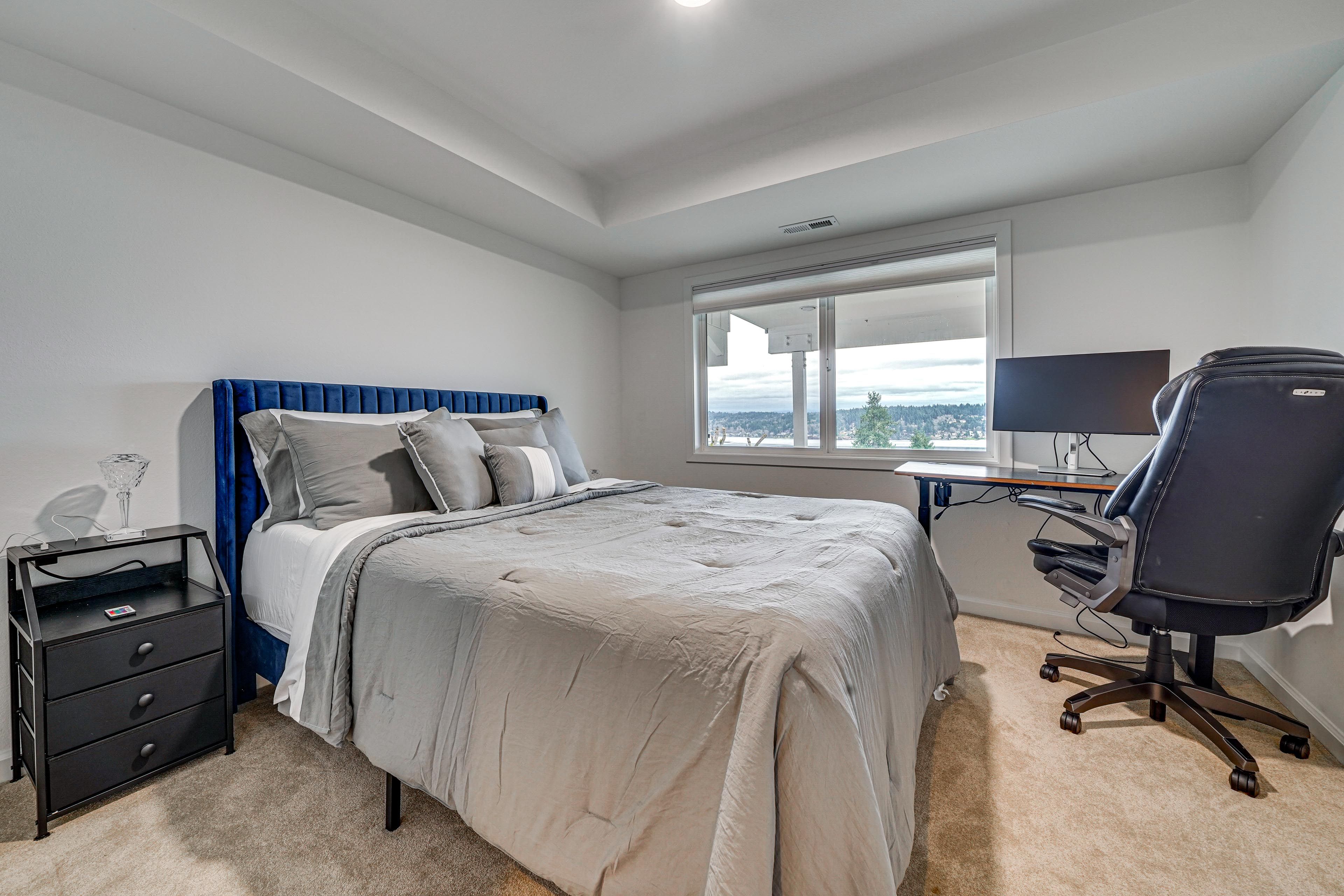 Bedroom 2 | King Bed