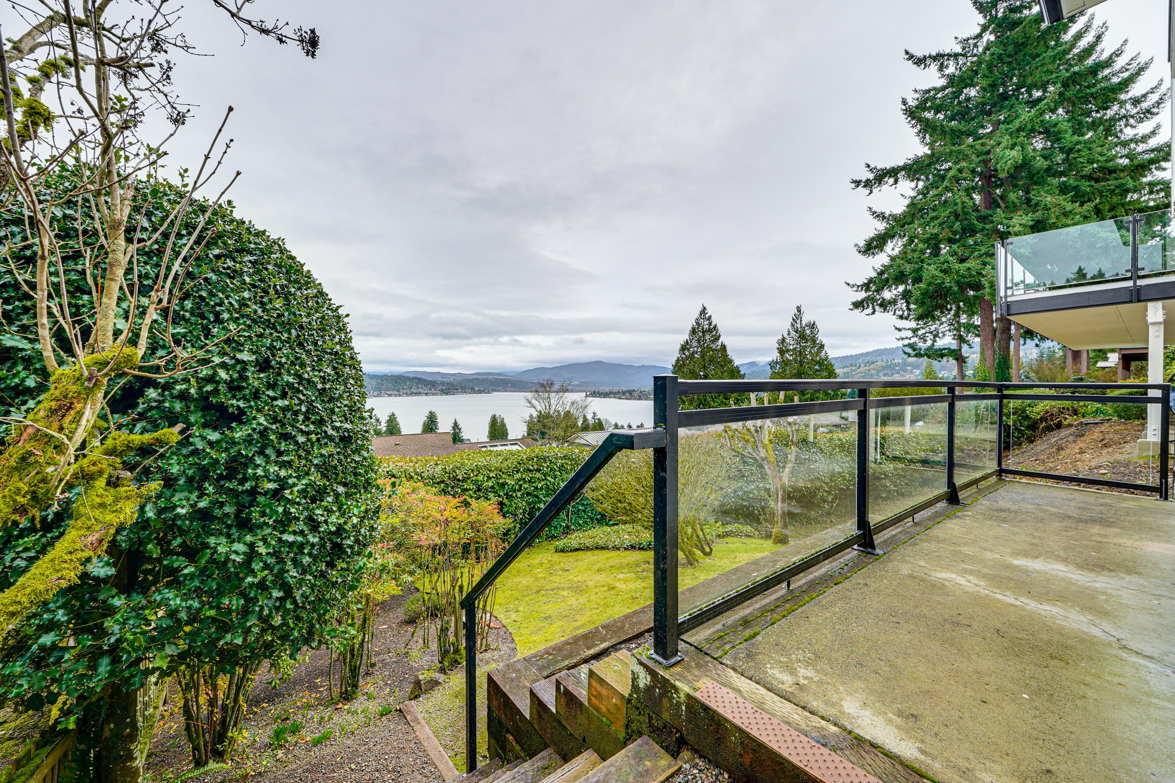 Exterior | Single-Story Apartment