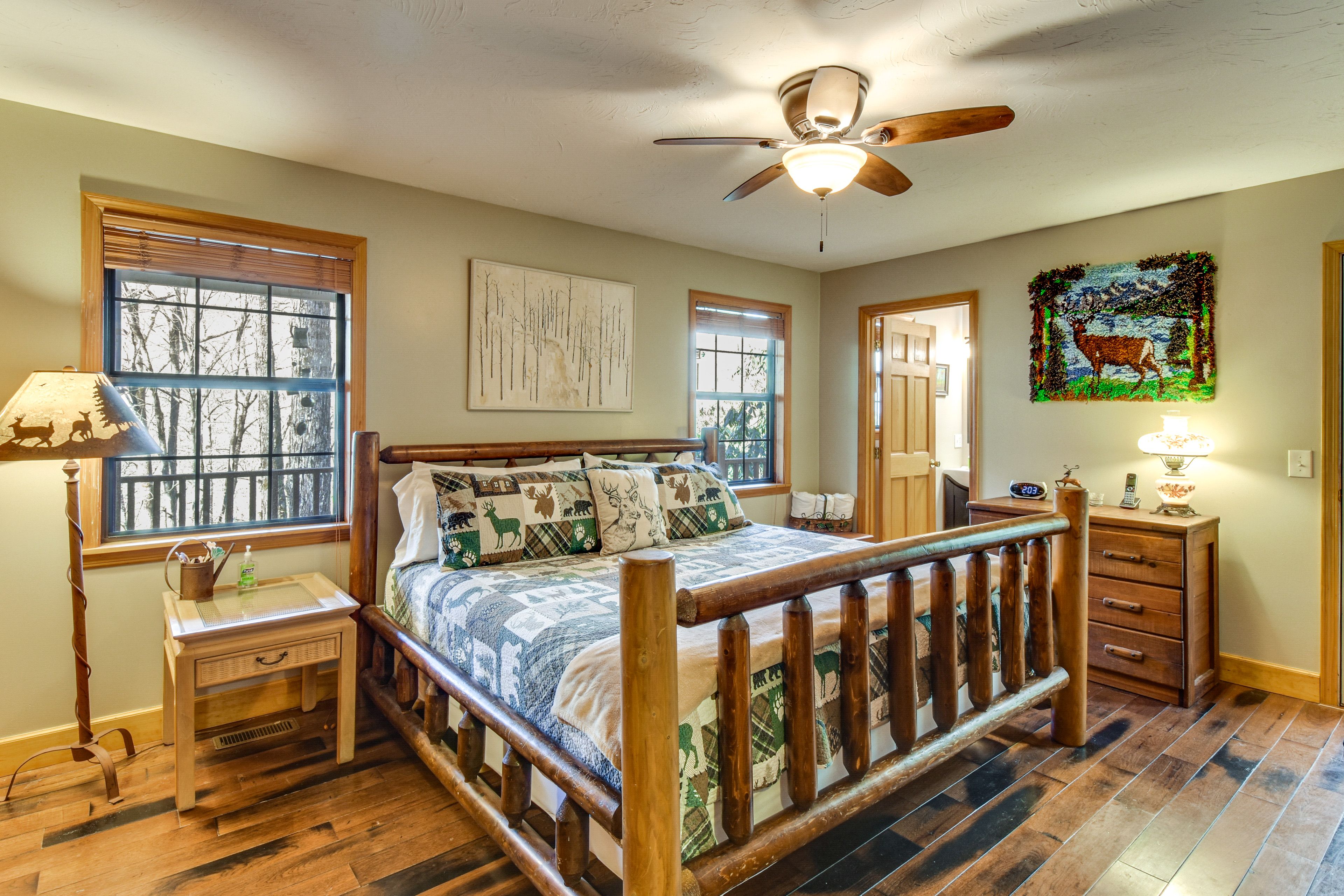 Bedroom 1 | King Bed | 1st Floor