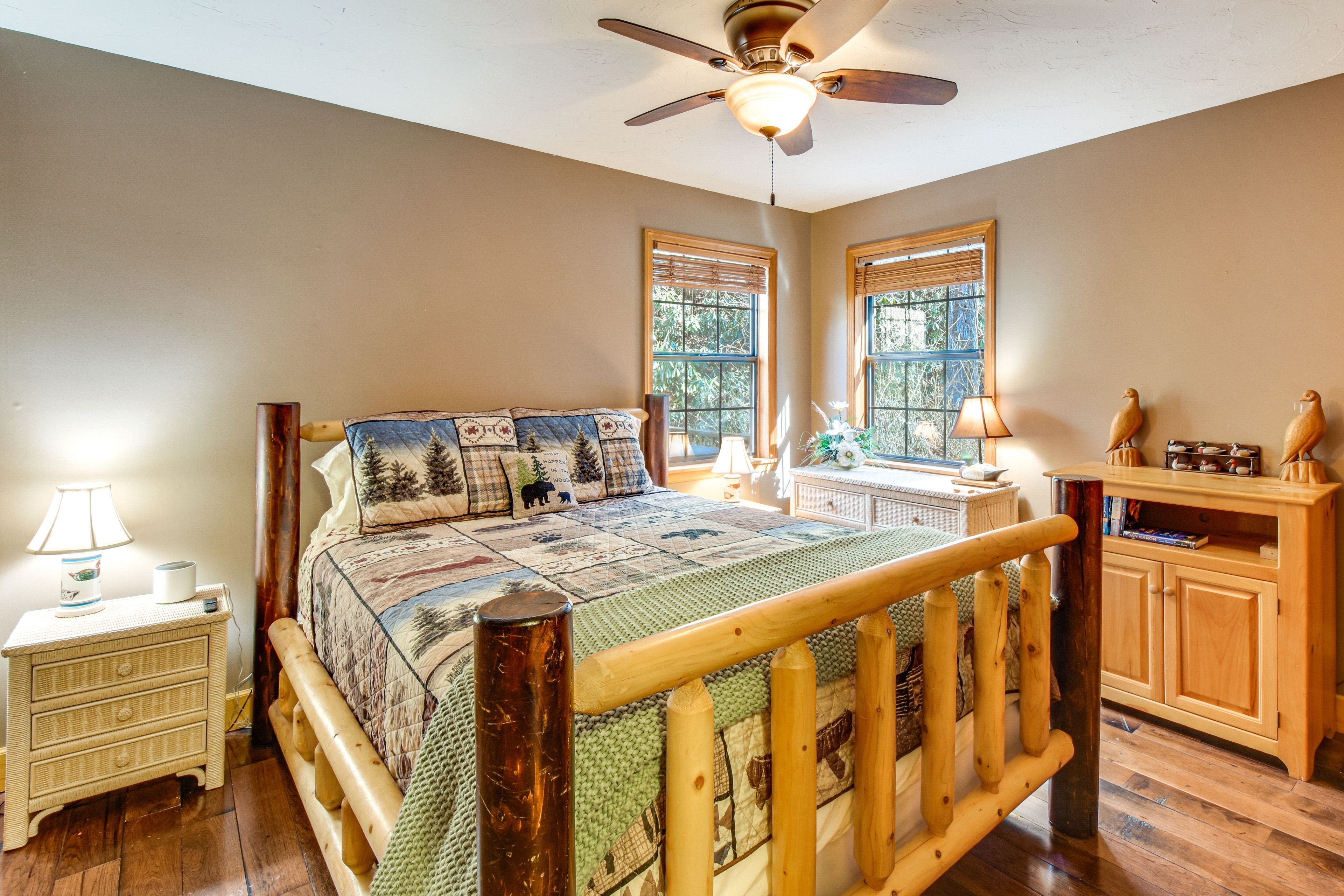 Bedroom 2 | Queen Bed | 1st Floor