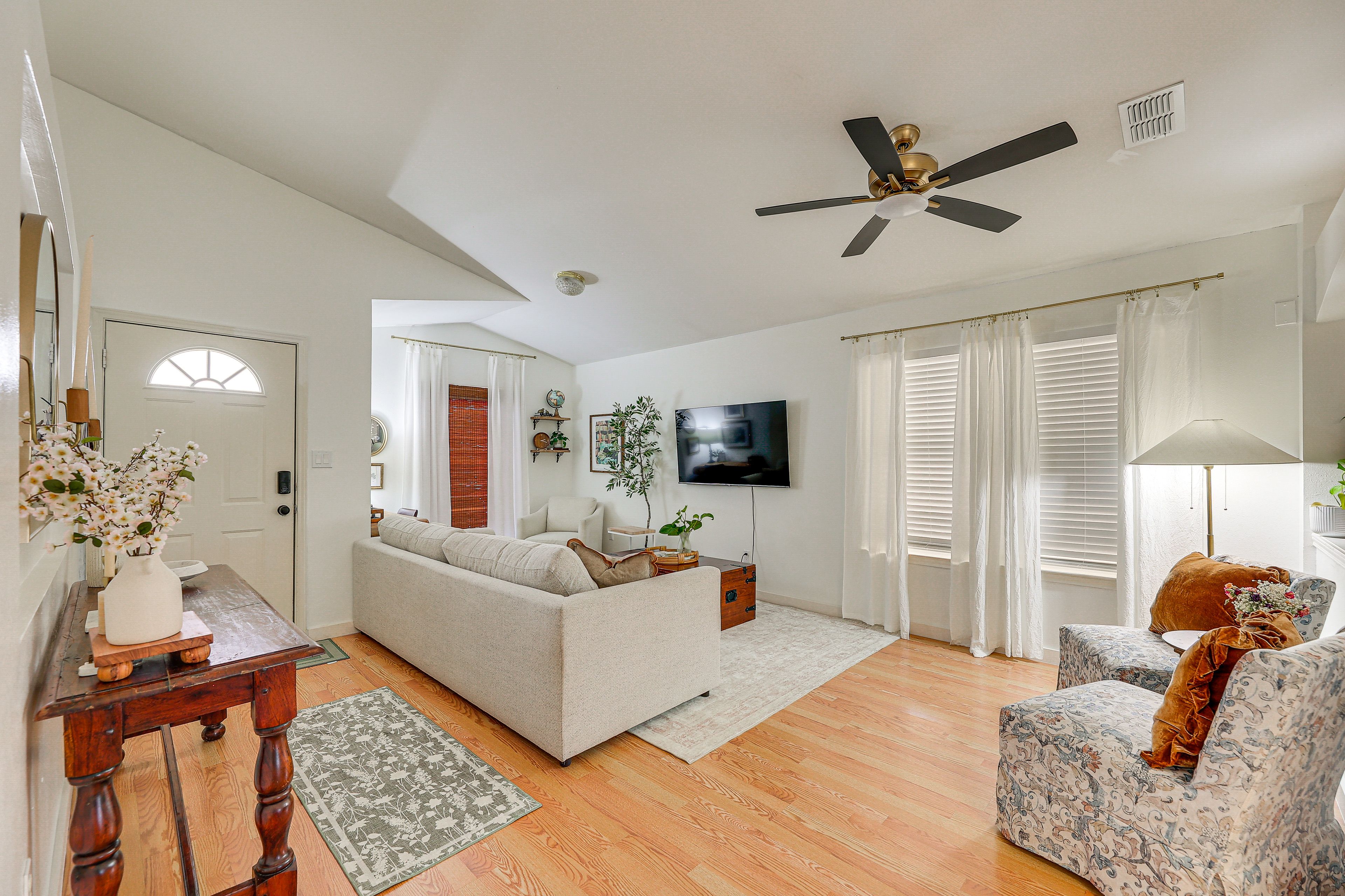 McAllen Vacation Rental | 3BR | 2BA | 1,200 Sq Ft | 1 Step to Enter