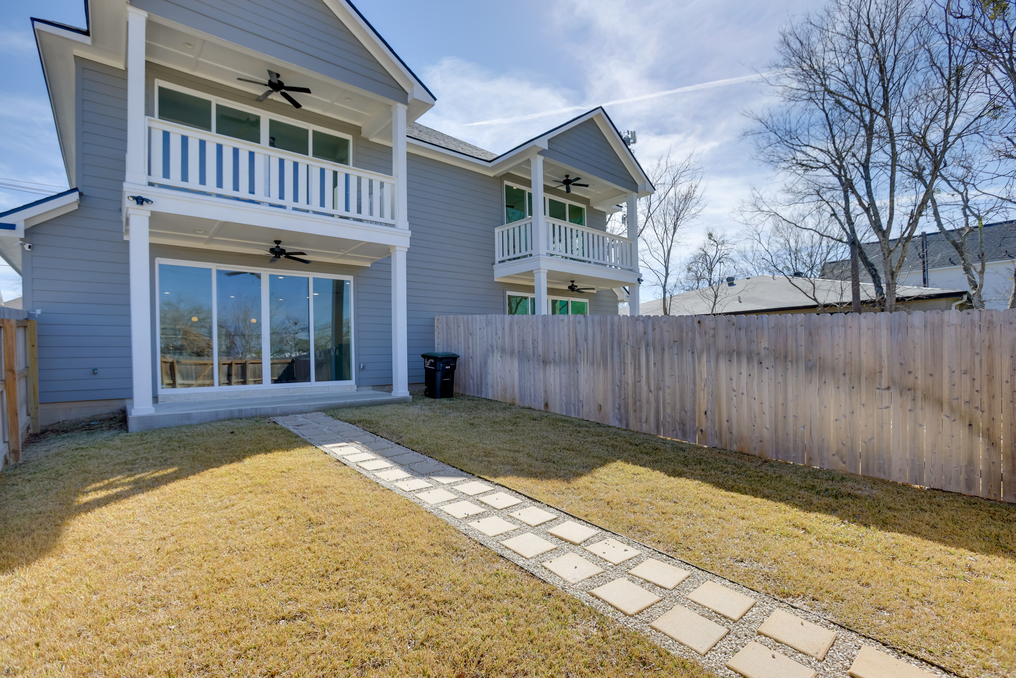 Private Yard | Covered Patio