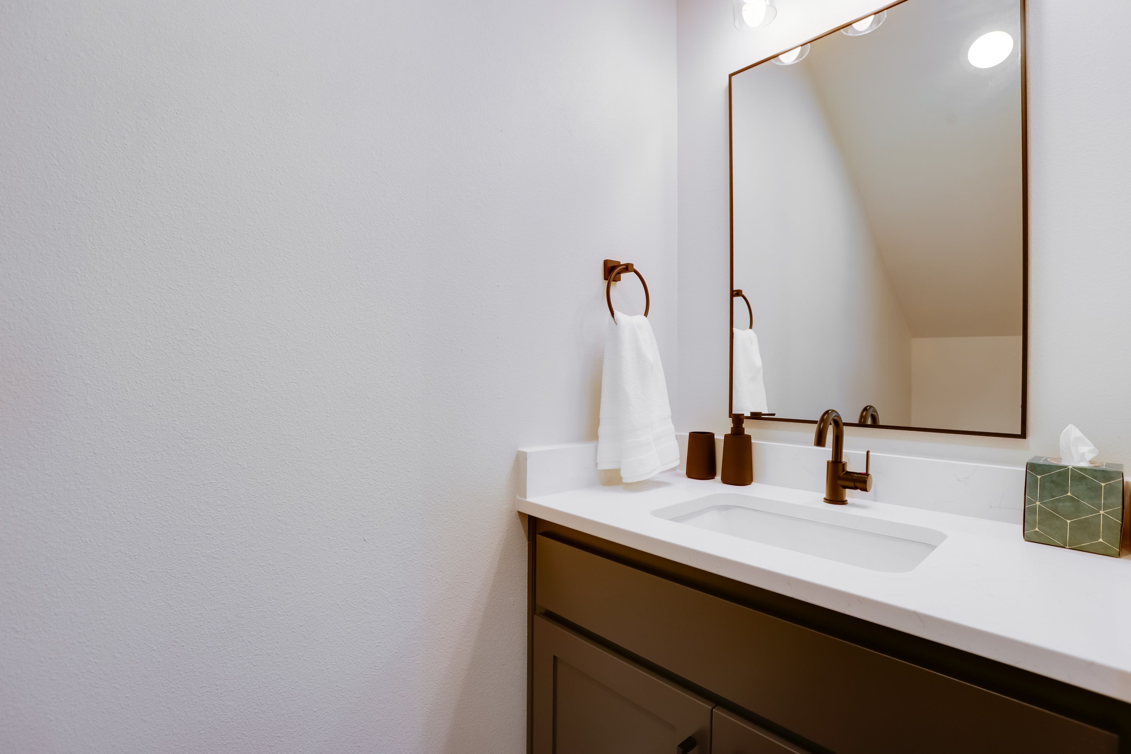 Half Bathroom | 1st Floor