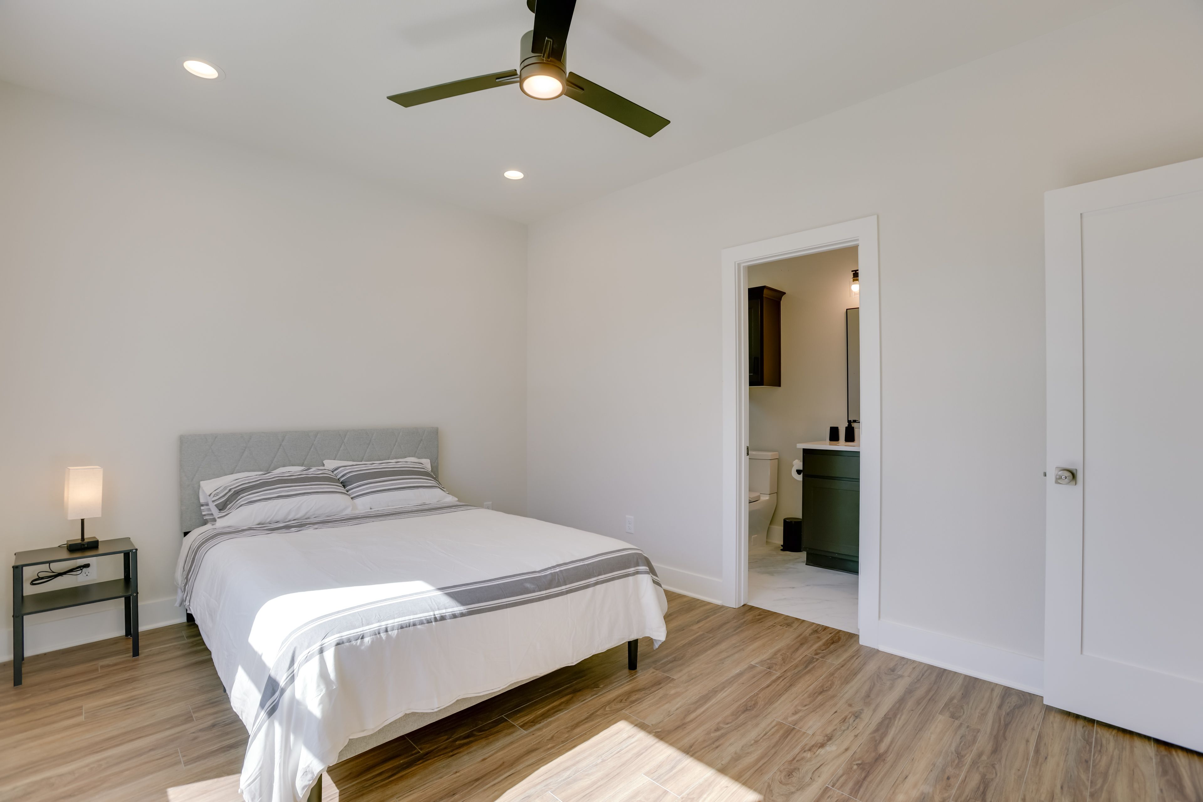 Bedroom 1 | 1st Floor | Queen Bed