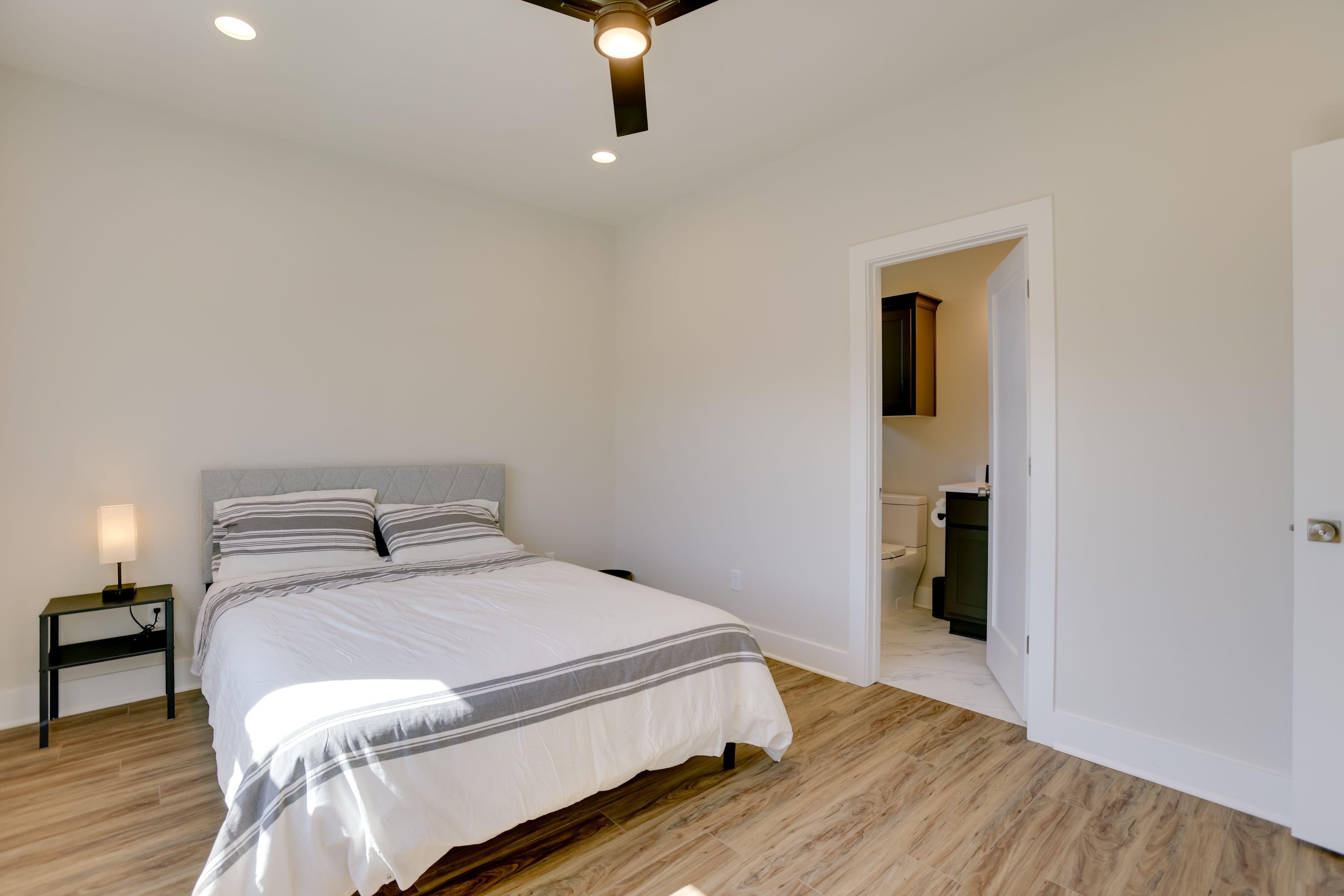 Bedroom 3 | 2nd Floor | Queen Bed